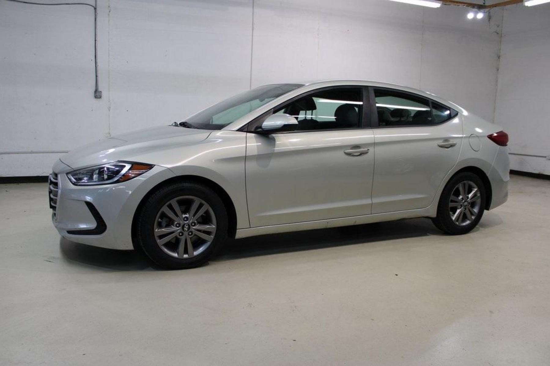 2017 Mineral Beige Pearl /Beige Hyundai Elantra SE (KMHD84LF6HU) with an 2.0L 4-Cylinder DOHC 16V engine, Automatic transmission, located at 15300 Midway Rd., Addison, TX, 75001, (972) 702-0011, 32.958321, -96.838074 - Photo #3