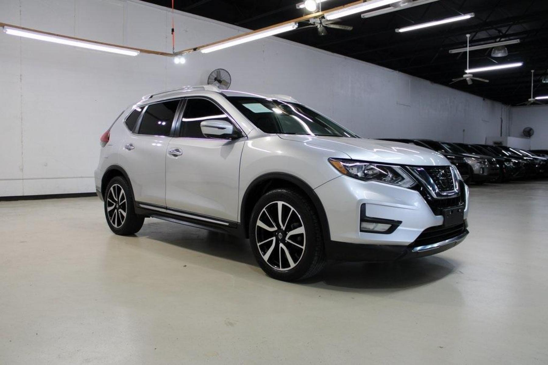 2020 Brilliant Silver Metallic /Charcoal Nissan Rogue SL (5N1AT2MTXLC) with an 2.5L I4 DOHC 16V engine, CVT transmission, located at 15300 Midway Rd., Addison, TX, 75001, (972) 702-0011, 32.958321, -96.838074 - HOME OF THE NO HAGGLE PRICE - WHOLESALE PRICES TO THE PUBLIC!! Rogue SL, 4D Sport Utility, 2.5L I4 DOHC 16V, CVT with Xtronic, FWD, Brilliant Silver Metallic, Charcoal Leather.<br><br>Brilliant Silver Metallic 2020 Nissan Rogue SL<br><br>Recent Arrival! 26/33 City/Highway MPG<br><br><br>At Midway Au - Photo #6
