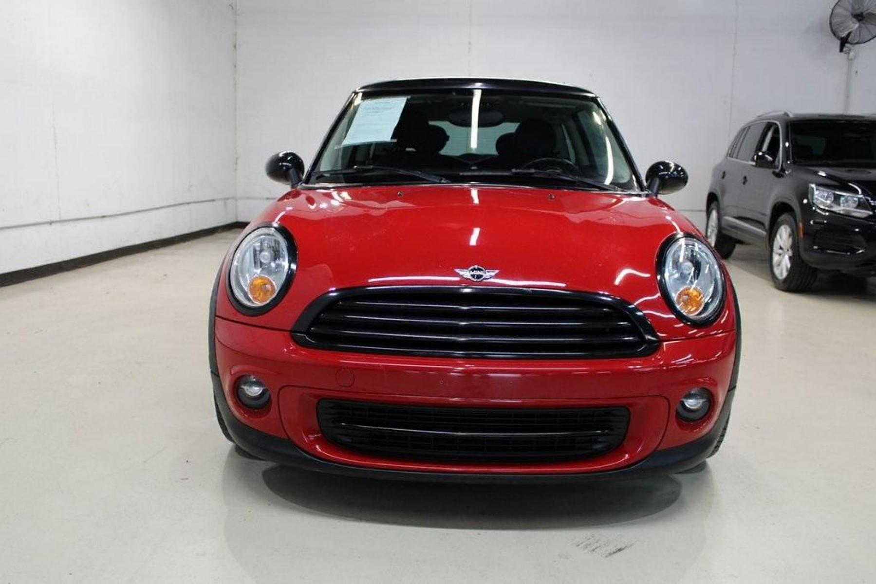 2013 Chili Red /Carbon Black MINI Cooper Base (WMWSU3C53DT) with an 1.6L I4 DOHC 16V engine, Automatic transmission, located at 15300 Midway Rd., Addison, TX, 75001, (972) 702-0011, 32.958321, -96.838074 - Photo #5