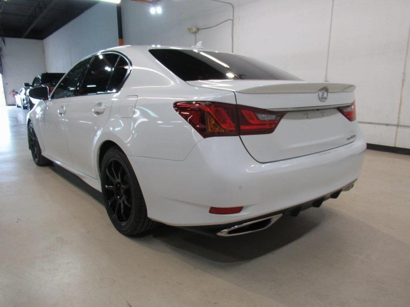 2014 White /Black Lexus GS 350 (JTHBE1BL0E5) with an 3.5L V6 DOHC 24V engine, Automatic transmission, located at 15300 Midway Rd., Addison, TX, 75001, (972) 702-0011, 32.958321, -96.838074 - HOME OF THE NO HAGGLE PRICE - WHOLESALE PRICES TO THE PUBLIC!! GS 350, 4D Sedan, 3.5L V6 DOHC 24V, 8-Speed Automatic with Sequential Shift, RWD, White, Black Leather.<br><br>White 2014 Lexus GS 350<br><br>19/29 City/Highway MPG<br><br>Awards:<br> * JD Power Vehicle Dependability Study (VDS) * JD - Photo#3