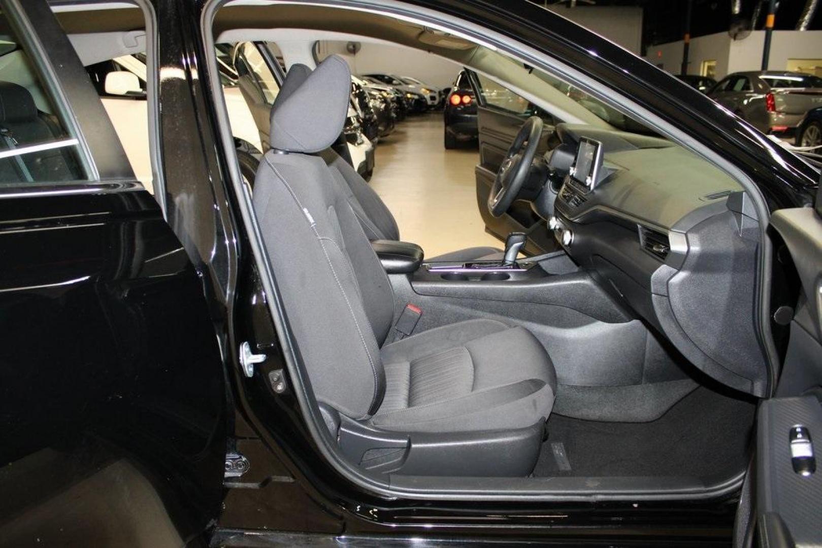 2020 Super Black Clearcoat /Charcoal Nissan Altima 2.5 S (1N4BL4BV8LC) with an 2.5L 4-Cylinder DOHC 16V engine, CVT transmission, located at 15300 Midway Rd., Addison, TX, 75001, (972) 702-0011, 32.958321, -96.838074 - Photo#14