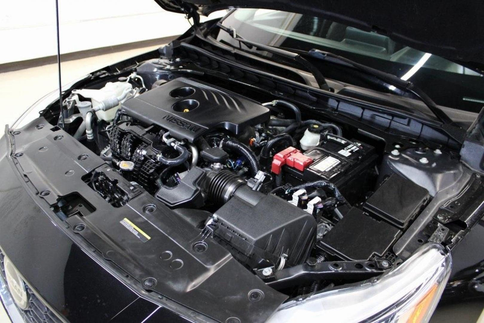 2020 Super Black Clearcoat /Charcoal Nissan Altima 2.5 S (1N4BL4BV8LC) with an 2.5L 4-Cylinder DOHC 16V engine, CVT transmission, located at 15300 Midway Rd., Addison, TX, 75001, (972) 702-0011, 32.958321, -96.838074 - Photo#29