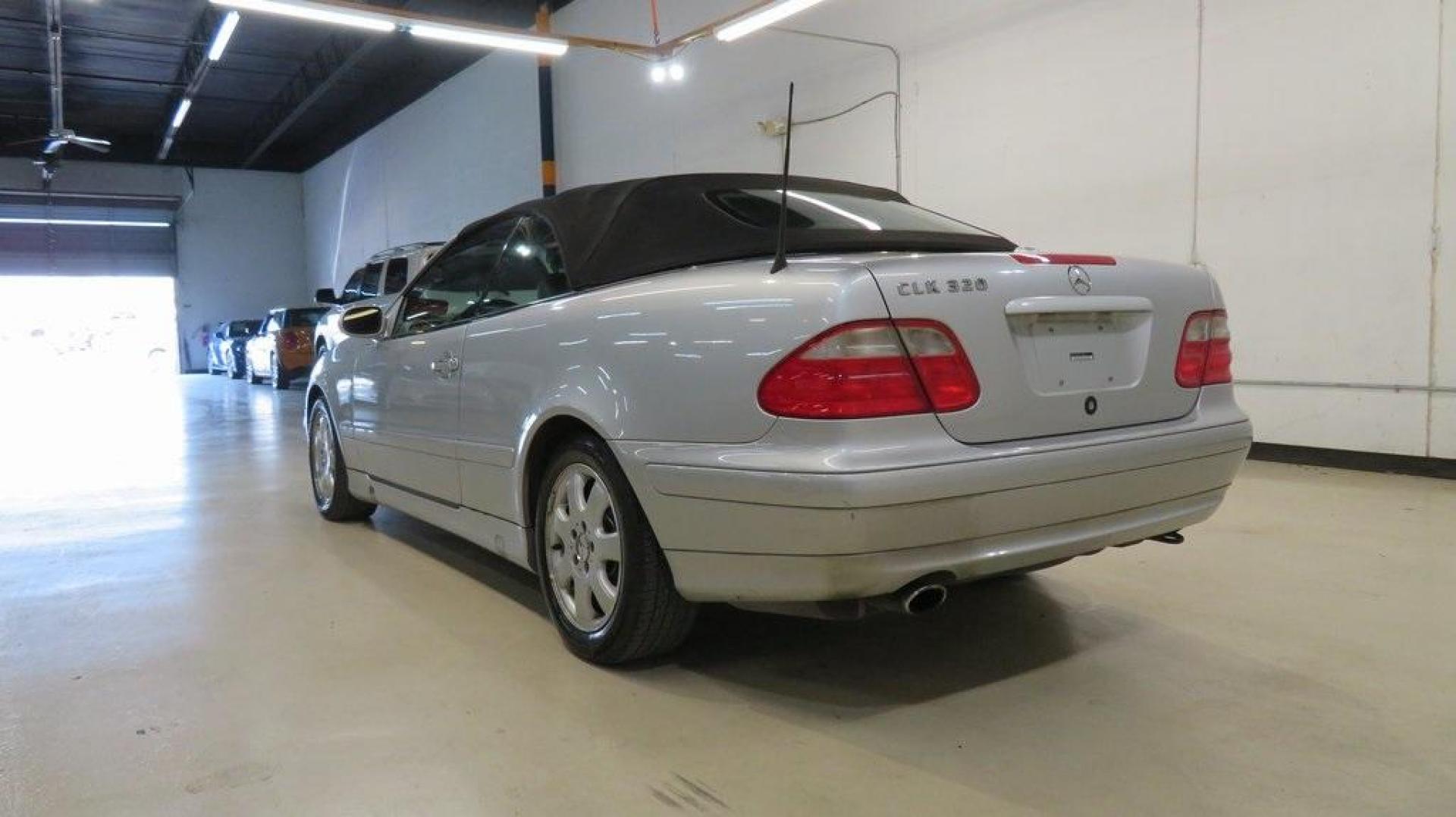 2002 Brilliant Silver Metallic /Pebble Gray Mercedes-Benz CLK CLK 320 (WDBLK65G32T) with an 3.2L V6 SMPI SOHC engine, Automatic transmission, located at 15300 Midway Rd., Addison, TX, 75001, (972) 702-0011, 32.958321, -96.838074 - HOME OF THE NO HAGGLE PRICE - WHOLESALE PRICES TO THE PUBLIC!! CLK 320, 2D Convertible, 3.2L V6 SMPI SOHC, 5-Speed Automatic with Overdrive, RWD, Silver, Pebble Gray Leather.<br><br>Silver 2002 Mercedes-Benz CLK CLK 320<br><br>19/26 City/Highway MPG<br><br><br>At Midway Auto Group, we strive to prov - Photo#3