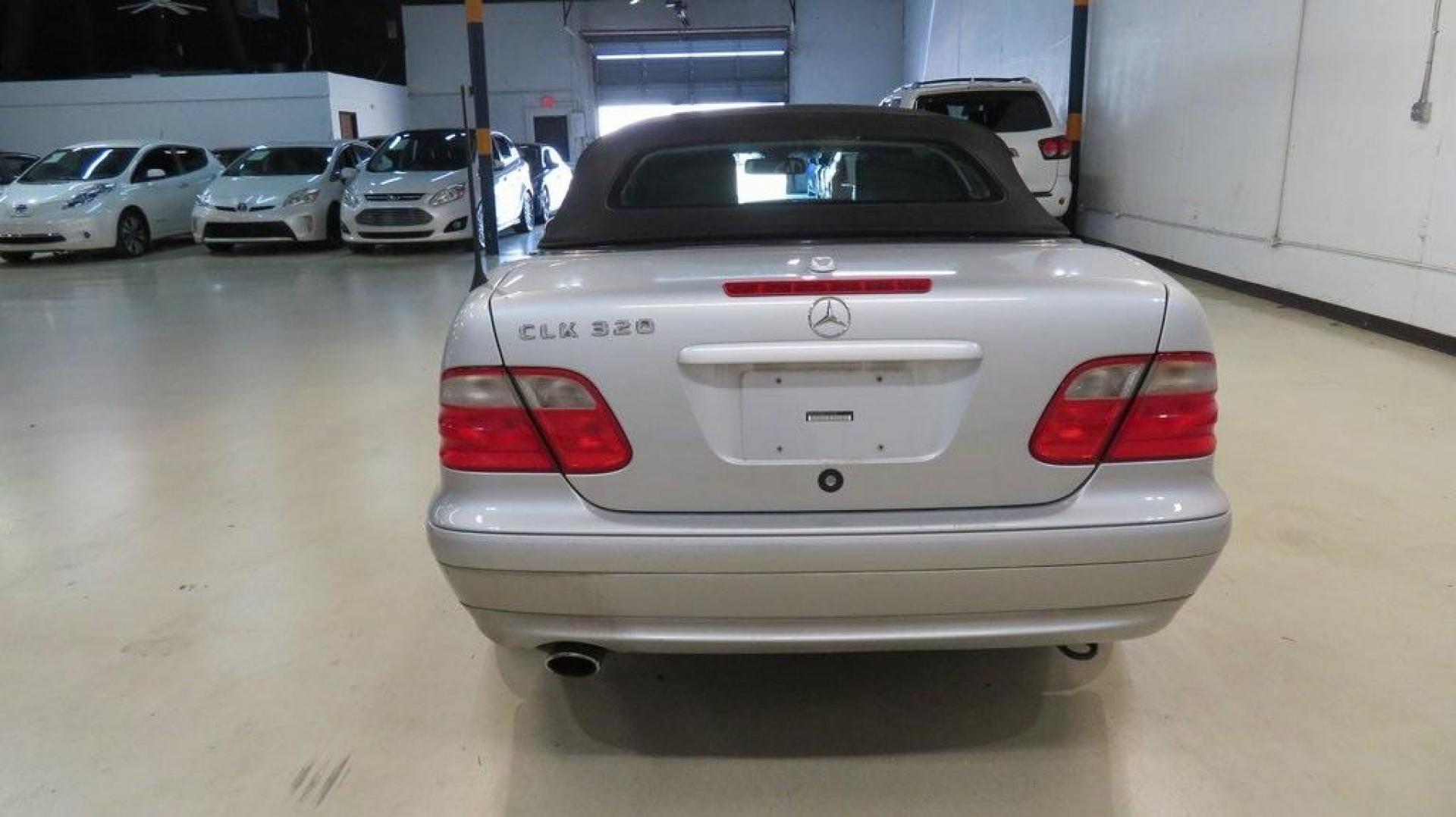 2002 Brilliant Silver Metallic /Pebble Gray Mercedes-Benz CLK CLK 320 (WDBLK65G32T) with an 3.2L V6 SMPI SOHC engine, Automatic transmission, located at 15300 Midway Rd., Addison, TX, 75001, (972) 702-0011, 32.958321, -96.838074 - HOME OF THE NO HAGGLE PRICE - WHOLESALE PRICES TO THE PUBLIC!! CLK 320, 2D Convertible, 3.2L V6 SMPI SOHC, 5-Speed Automatic with Overdrive, RWD, Silver, Pebble Gray Leather.<br><br>Silver 2002 Mercedes-Benz CLK CLK 320<br><br>19/26 City/Highway MPG<br><br><br>At Midway Auto Group, we strive to prov - Photo#7