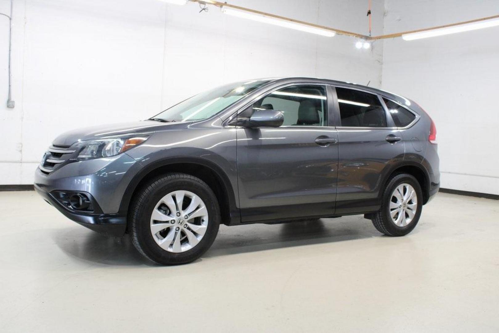 2014 Gray /Gray Honda CR-V EX (3CZRM3H59EG) with an 2.4L I4 DOHC 16V i-VTEC engine, Automatic transmission, located at 15300 Midway Rd., Addison, TX, 75001, (972) 702-0011, 32.958321, -96.838074 - HOME OF THE NO HAGGLE PRICE - WHOLESALE PRICES TO THE PUBLIC!! CR-V EX, 4D Sport Utility, 2.4L I4 DOHC 16V i-VTEC, 5-Speed Automatic, FWD, Gray, Gray Cloth.<br><br>Gray 2014 Honda CR-V EX<br><br>Recent Arrival! 23/31 City/Highway MPG<br><br>Awards:<br> * 2014 KBB.com Brand Image Awards<br>Kelley Bl - Photo#4