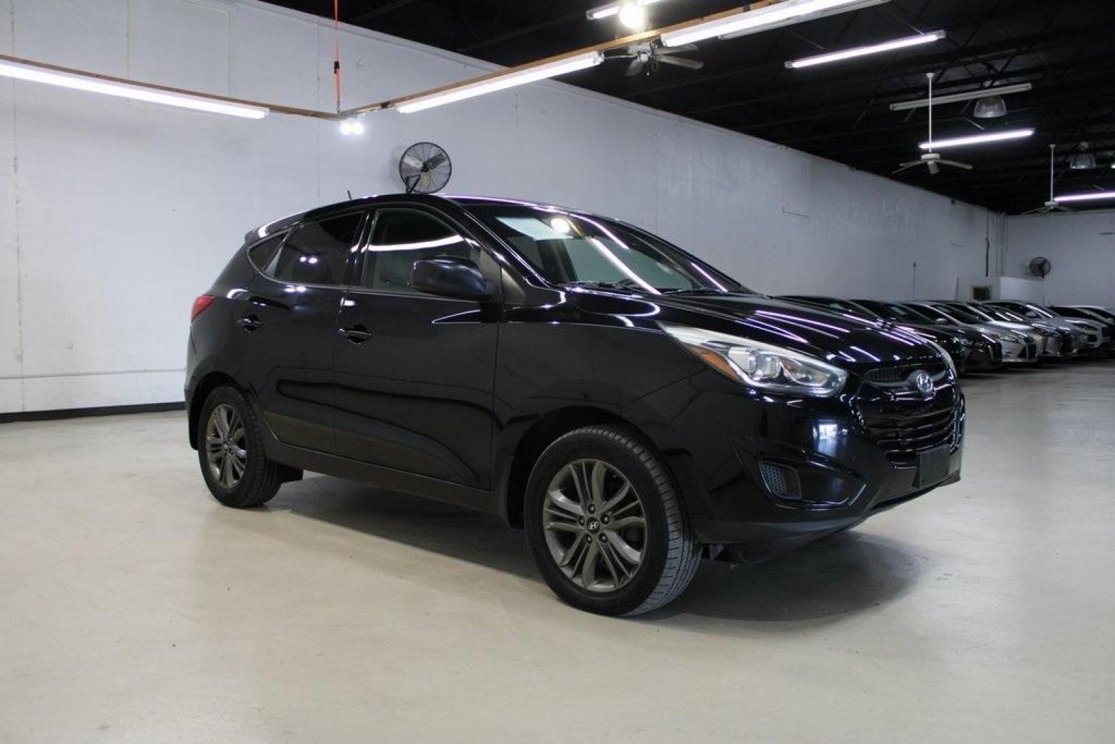 2014 Ash Black Mica /Taupe Hyundai Tucson GLS (KM8JT3AF5EU) with an 2.0L DOHC engine, Automatic transmission, located at 15300 Midway Rd., Addison, TX, 75001, (972) 702-0011, 32.958321, -96.838074 - Photo#6