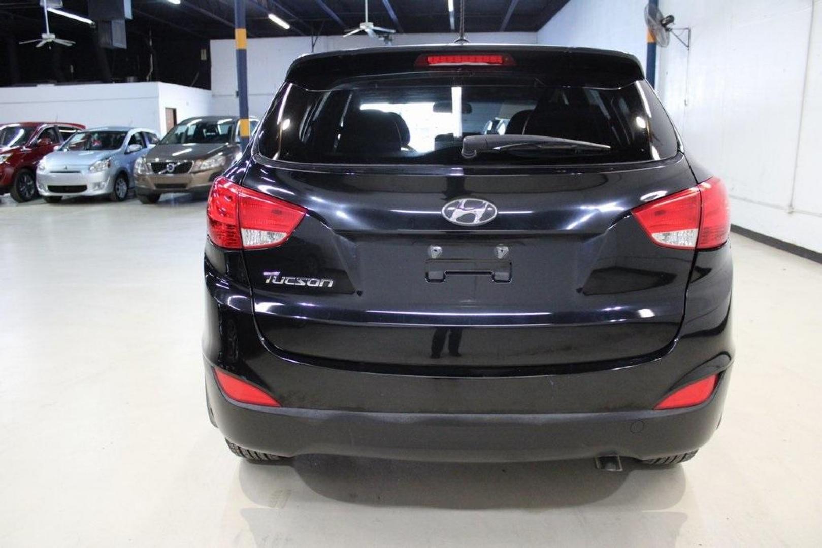 2014 Ash Black Mica /Taupe Hyundai Tucson GLS (KM8JT3AF5EU) with an 2.0L DOHC engine, Automatic transmission, located at 15300 Midway Rd., Addison, TX, 75001, (972) 702-0011, 32.958321, -96.838074 - Photo#7