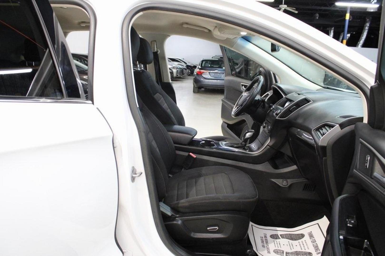 2017 Oxford White /Ebony Ford Edge SEL (2FMPK3J99HB) with an EcoBoost 2.0L I4 GTDi DOHC Turbocharged VCT engine, Automatic transmission, located at 15300 Midway Rd., Addison, TX, 75001, (972) 702-0011, 32.958321, -96.838074 - Photo#13