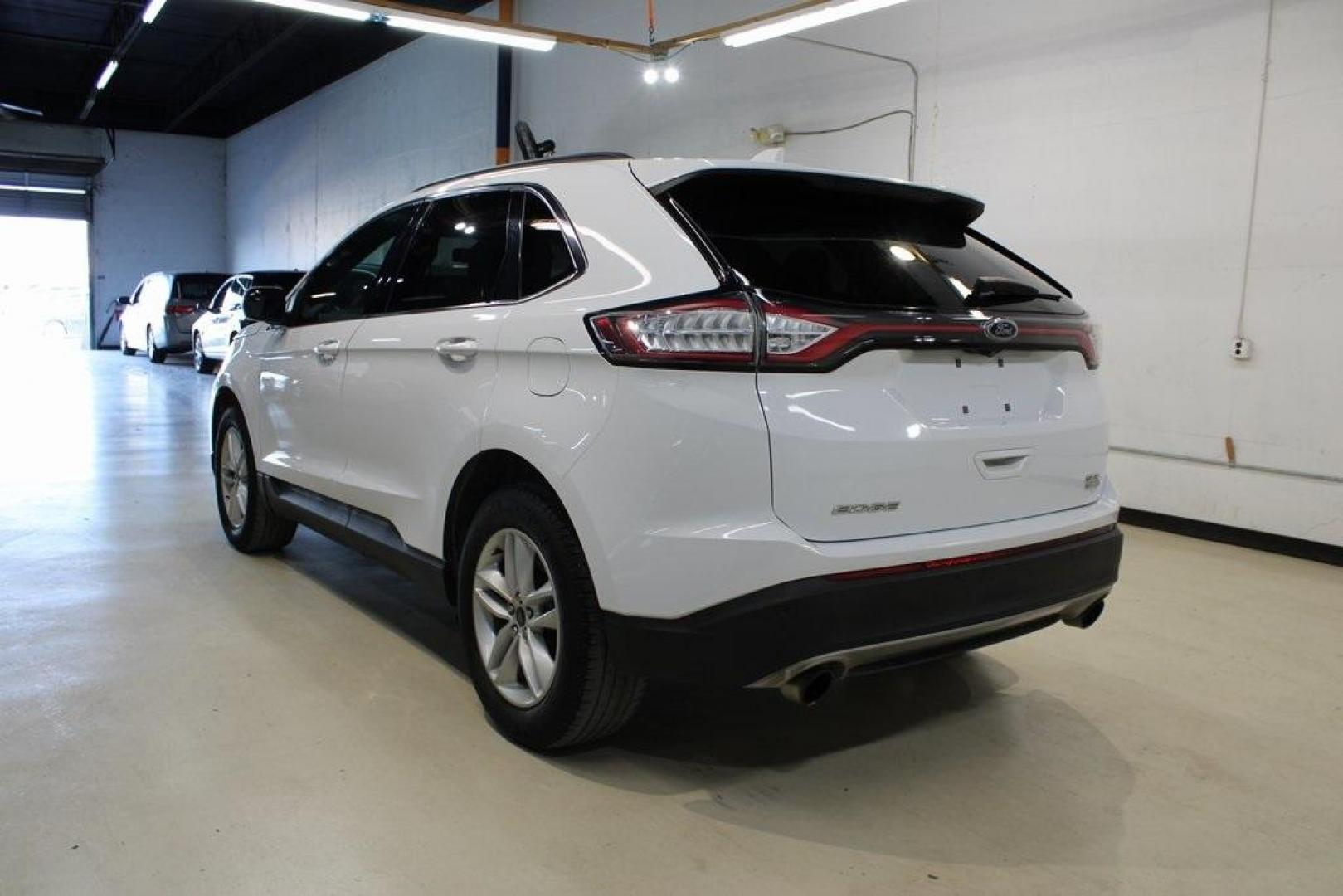 2017 Oxford White /Ebony Ford Edge SEL (2FMPK3J99HB) with an EcoBoost 2.0L I4 GTDi DOHC Turbocharged VCT engine, Automatic transmission, located at 15300 Midway Rd., Addison, TX, 75001, (972) 702-0011, 32.958321, -96.838074 - Photo#3