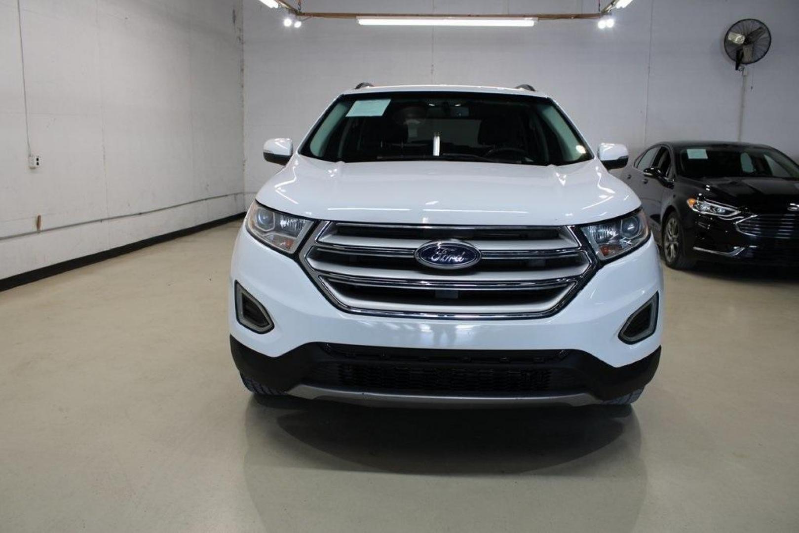 2017 Oxford White /Ebony Ford Edge SEL (2FMPK3J99HB) with an EcoBoost 2.0L I4 GTDi DOHC Turbocharged VCT engine, Automatic transmission, located at 15300 Midway Rd., Addison, TX, 75001, (972) 702-0011, 32.958321, -96.838074 - Photo#5