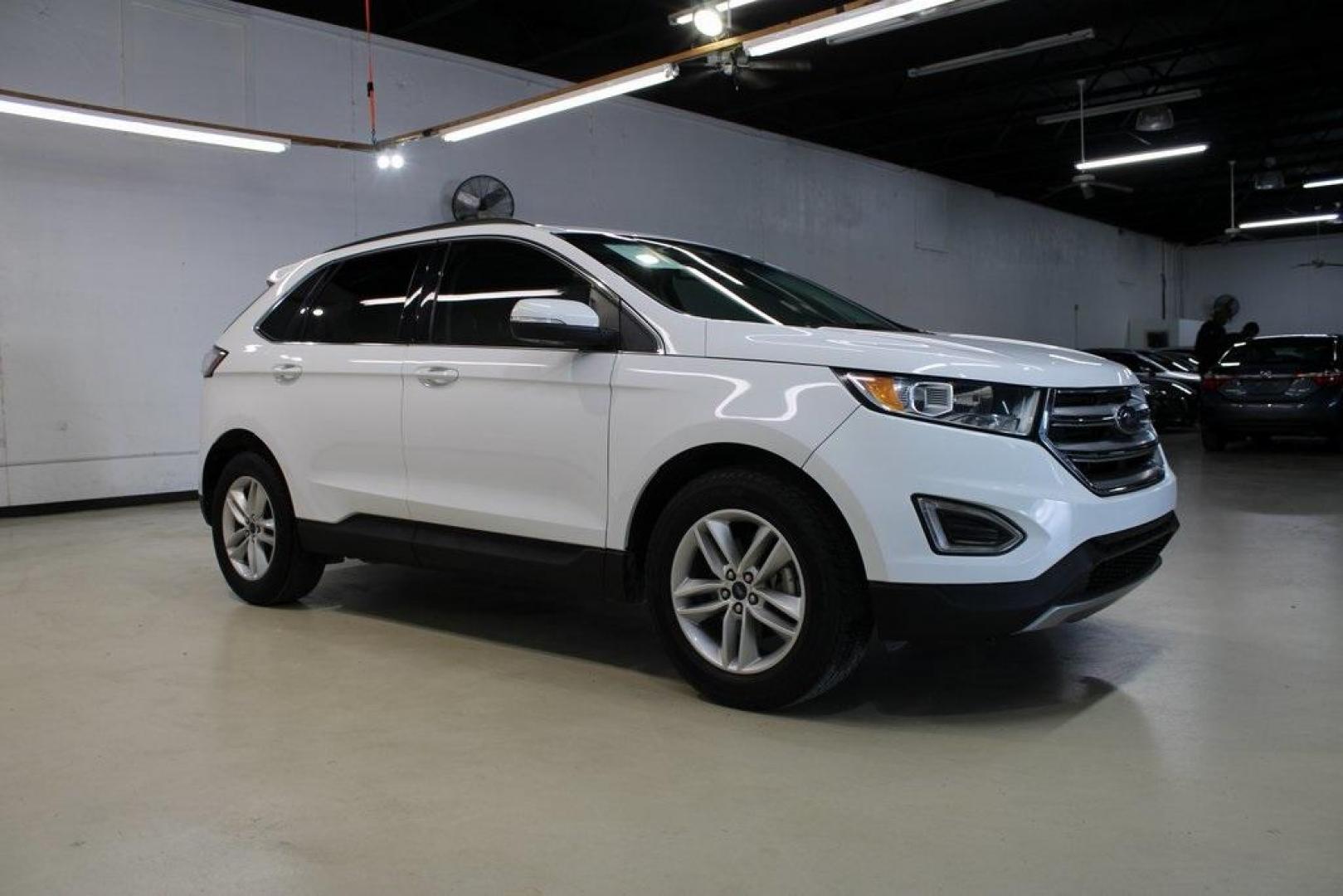 2017 Oxford White /Ebony Ford Edge SEL (2FMPK3J99HB) with an EcoBoost 2.0L I4 GTDi DOHC Turbocharged VCT engine, Automatic transmission, located at 15300 Midway Rd., Addison, TX, 75001, (972) 702-0011, 32.958321, -96.838074 - Photo#6