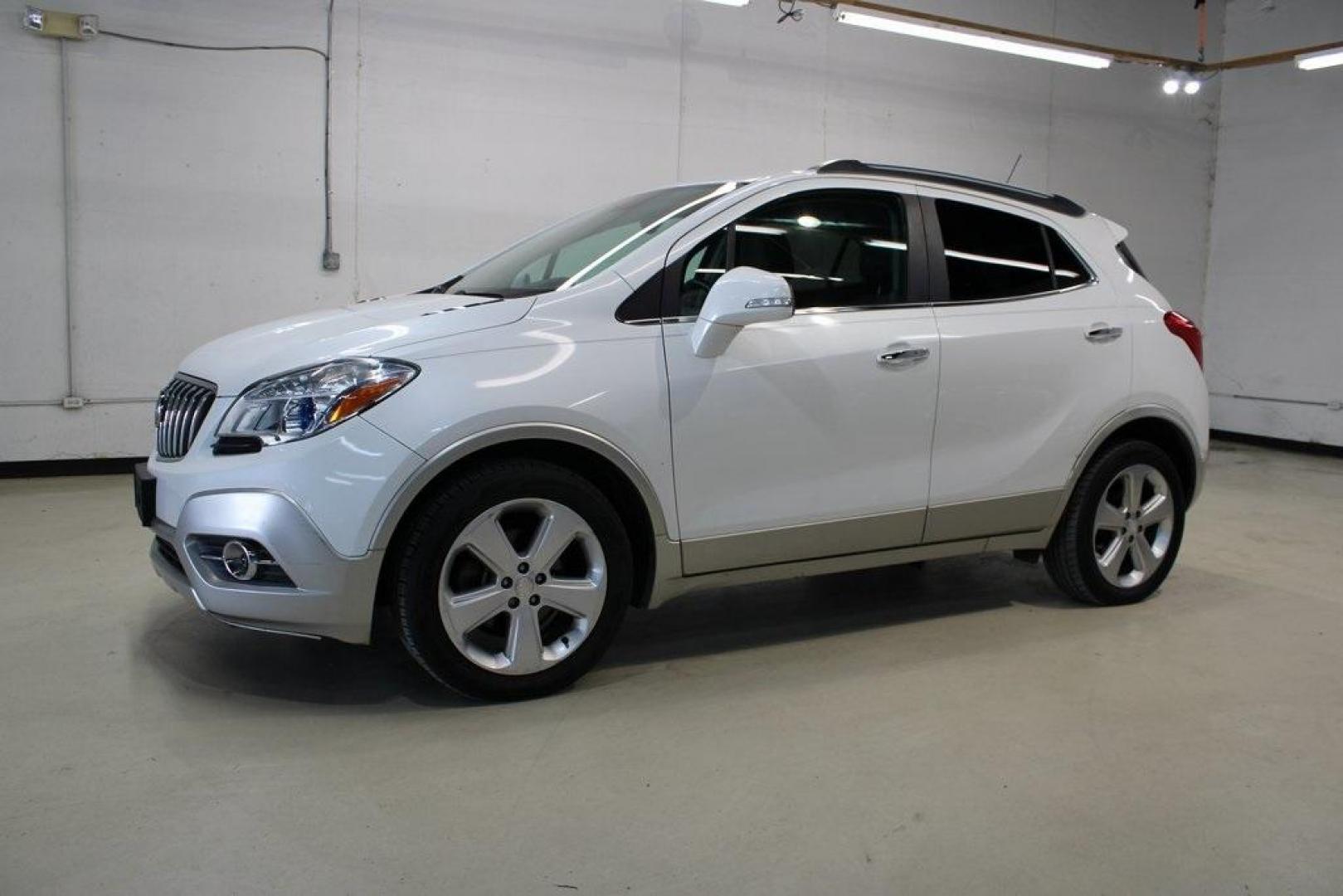 2015 White Pearl Tricoat /Titanium Buick Encore Convenience (KL4CJBSB5FB) with an ECOTEC 1.4L I4 SMPI DOHC Turbocharged VVT engine, Automatic transmission, located at 15300 Midway Rd., Addison, TX, 75001, (972) 702-0011, 32.958321, -96.838074 - Photo#4