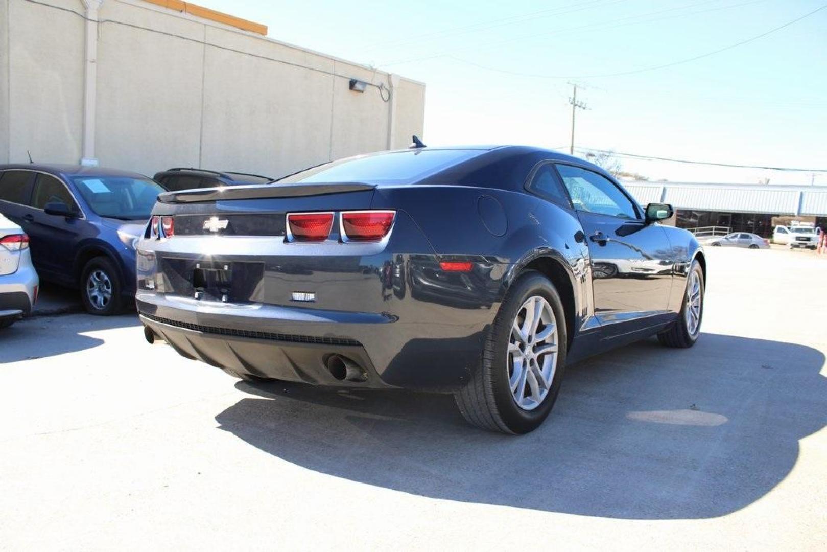 2013 Blue Ray Metallic /Black Chevrolet Camaro 2LS (2G1FA1E30D9) with an 3.6L V6 DGI DOHC VVT engine, Automatic transmission, located at 15300 Midway Rd., Addison, TX, 75001, (972) 702-0011, 32.958321, -96.838074 - Photo#2