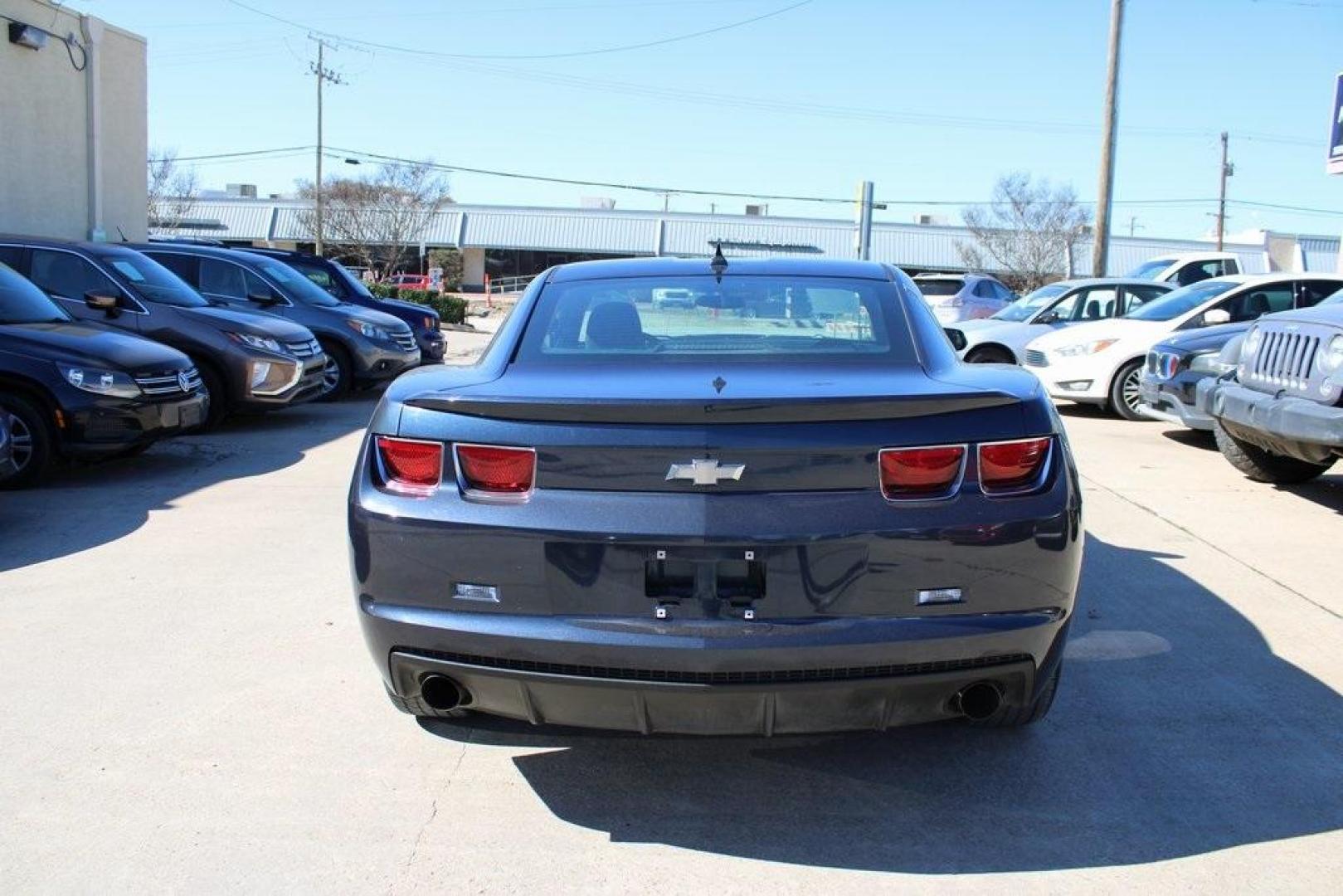 2013 Blue Ray Metallic /Black Chevrolet Camaro 2LS (2G1FA1E30D9) with an 3.6L V6 DGI DOHC VVT engine, Automatic transmission, located at 15300 Midway Rd., Addison, TX, 75001, (972) 702-0011, 32.958321, -96.838074 - Photo#7