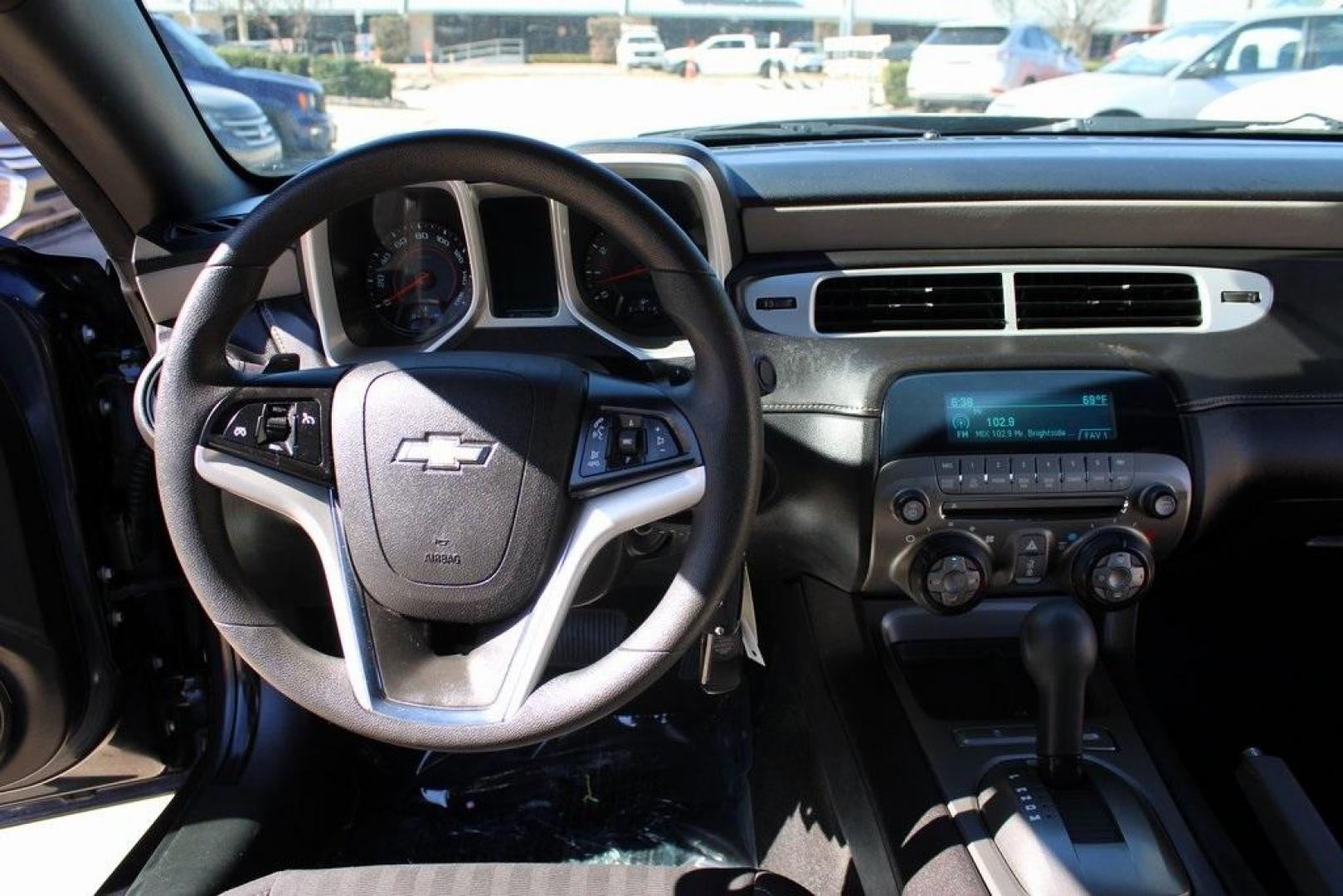 2013 Blue Ray Metallic /Black Chevrolet Camaro 2LS (2G1FA1E30D9) with an 3.6L V6 DGI DOHC VVT engine, Automatic transmission, located at 15300 Midway Rd., Addison, TX, 75001, (972) 702-0011, 32.958321, -96.838074 - Photo#8