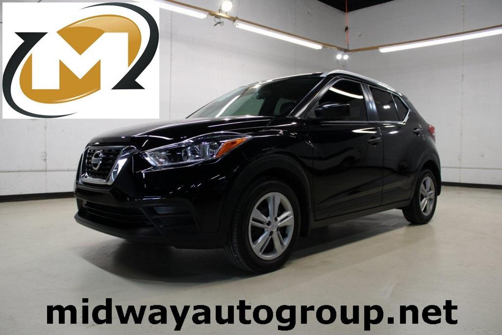 2019 Super Black /Charcoal Nissan Kicks S (3N1CP5CU4KL) with an 1.6L 4-Cylinder DOHC 16V engine, CVT transmission, located at 15300 Midway Rd., Addison, TX, 75001, (972) 702-0011, 32.958321, -96.838074 - Photo#0