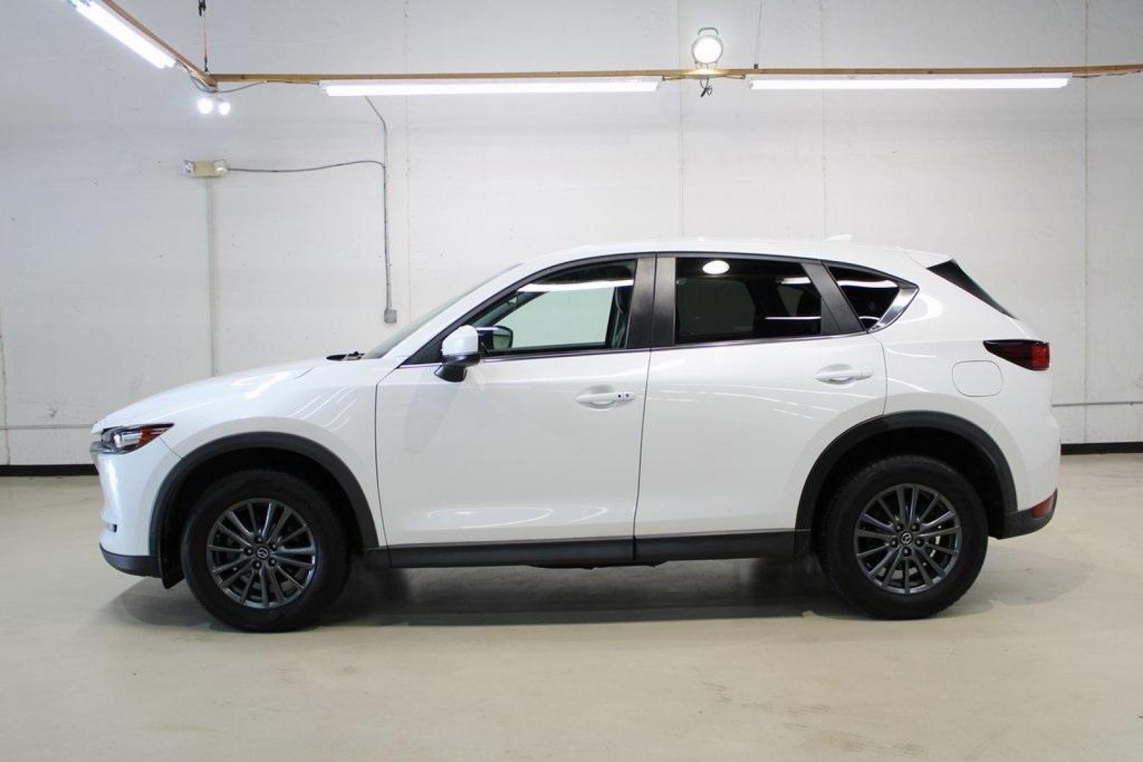 2019 Snowflake White Pearl Mica /Black Mazda CX-5 Touring (JM3KFACM9K1) with an SKYACTIV 2.5L 4-Cylinder DOHC 16V engine, Automatic transmission, located at 15300 Midway Rd., Addison, TX, 75001, (972) 702-0011, 32.958321, -96.838074 - Photo#4