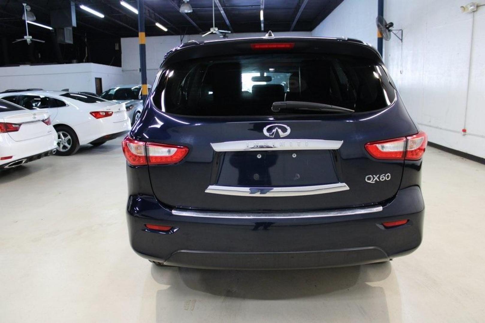 2015 Hermosa Blue /Graphite INFINITI QX60 Base (5N1AL0MN9FC) with an 3.5L V6 engine, CVT transmission, located at 15300 Midway Rd., Addison, TX, 75001, (972) 702-0011, 32.958321, -96.838074 - Photo#7