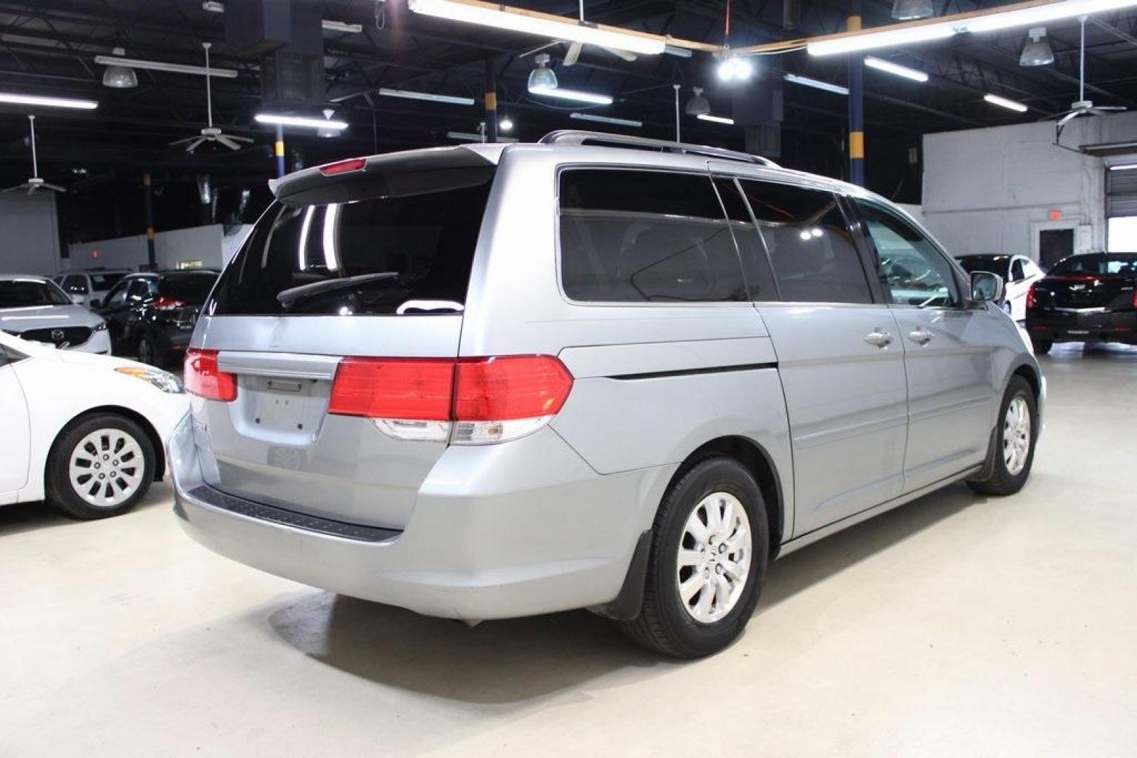 2010 /Gray Honda Odyssey EX-L (5FNRL3H7XAB) with an 3.5L V6 engine, Automatic transmission, located at 15300 Midway Rd., Addison, TX, 75001, (972) 702-0011, 32.958321, -96.838074 - Photo#2