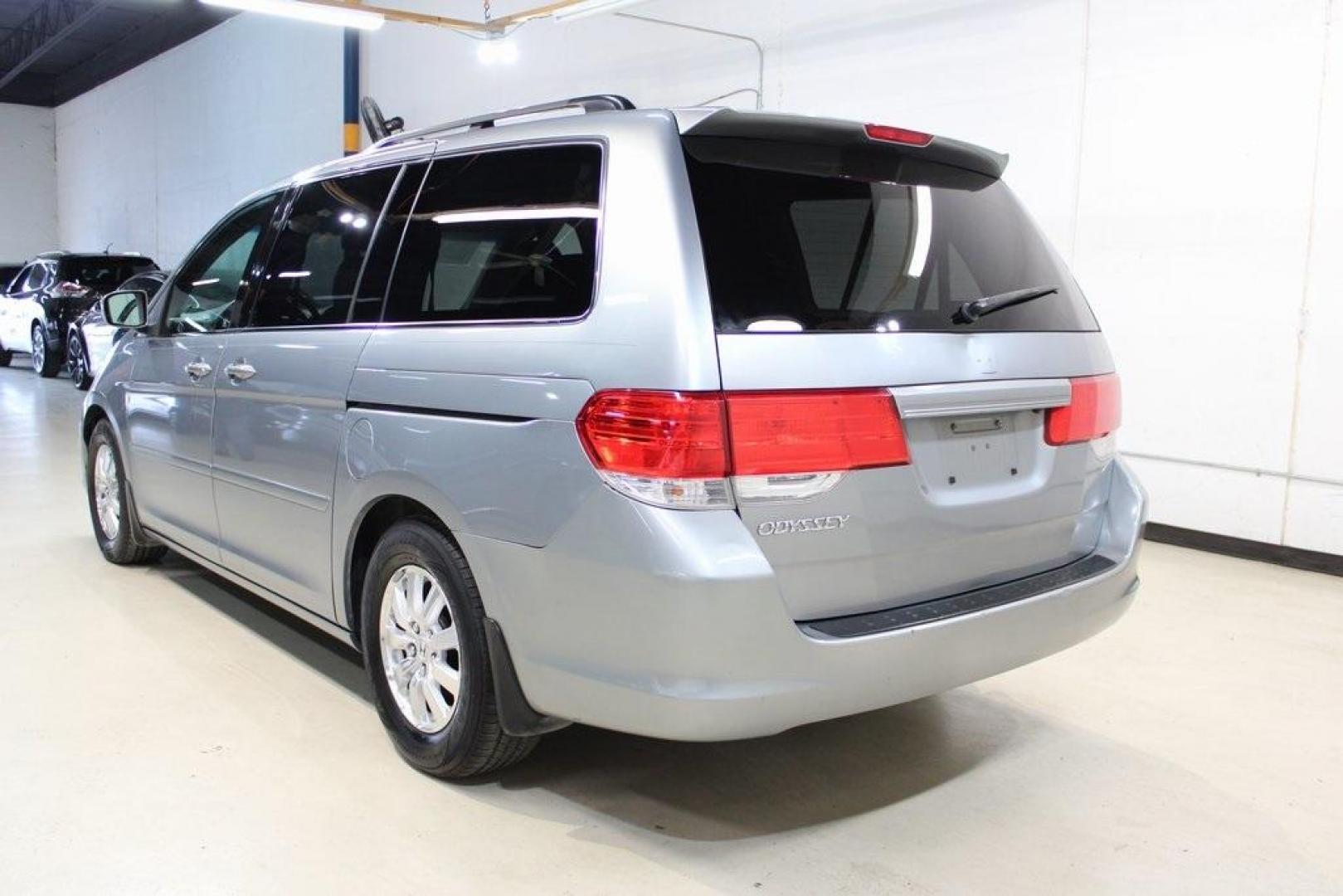 2010 /Gray Honda Odyssey EX-L (5FNRL3H7XAB) with an 3.5L V6 engine, Automatic transmission, located at 15300 Midway Rd., Addison, TX, 75001, (972) 702-0011, 32.958321, -96.838074 - Photo#3