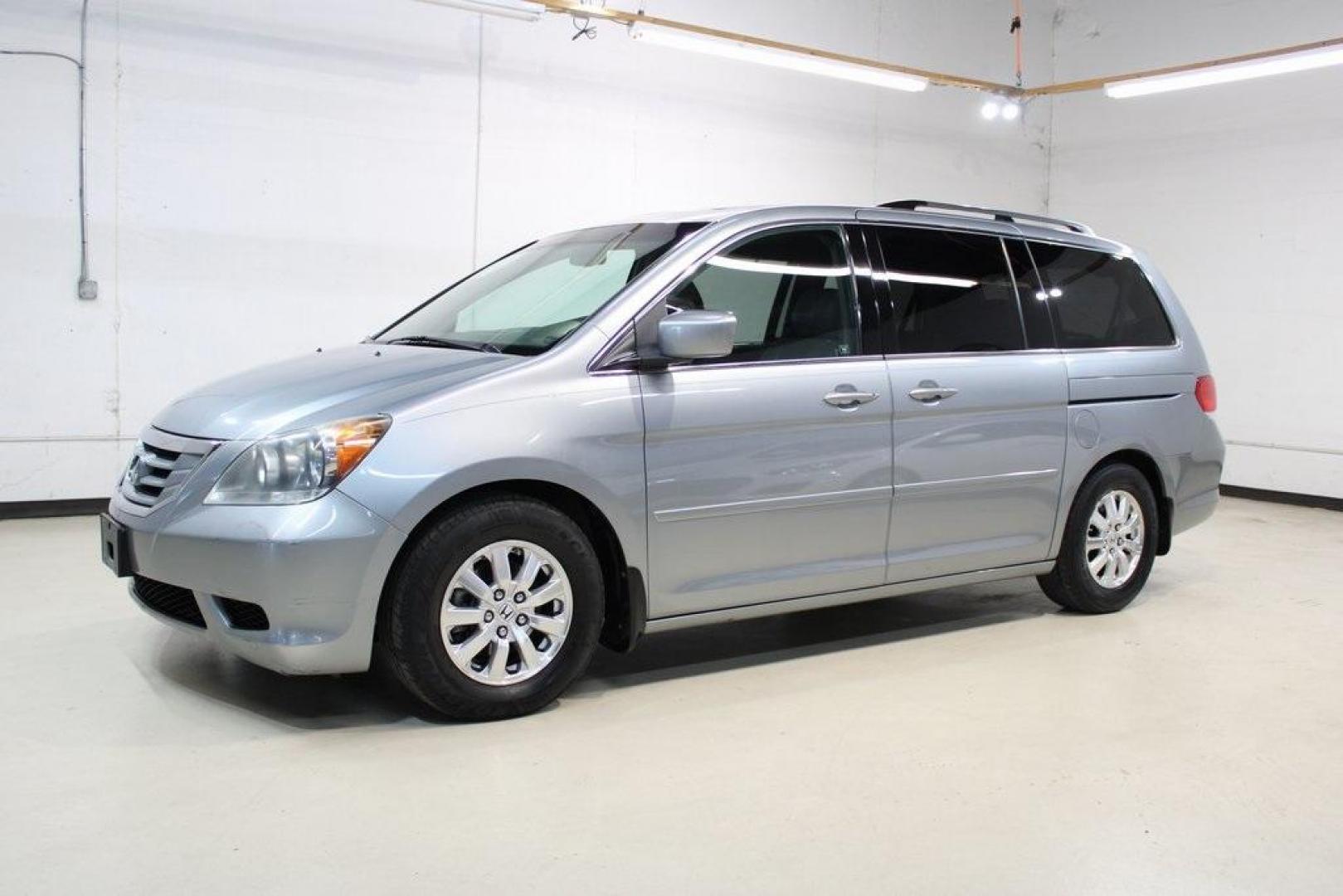 2010 /Gray Honda Odyssey EX-L (5FNRL3H7XAB) with an 3.5L V6 engine, Automatic transmission, located at 15300 Midway Rd., Addison, TX, 75001, (972) 702-0011, 32.958321, -96.838074 - Photo#4