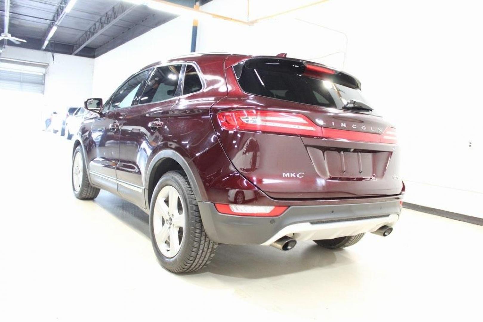 2018 Burgundy /Ebony Lincoln MKC Premiere (5LMCJ1C99JU) with an 2.0L Turbocharged engine, Automatic transmission, located at 15300 Midway Rd., Addison, TX, 75001, (972) 702-0011, 32.958321, -96.838074 - Photo#3