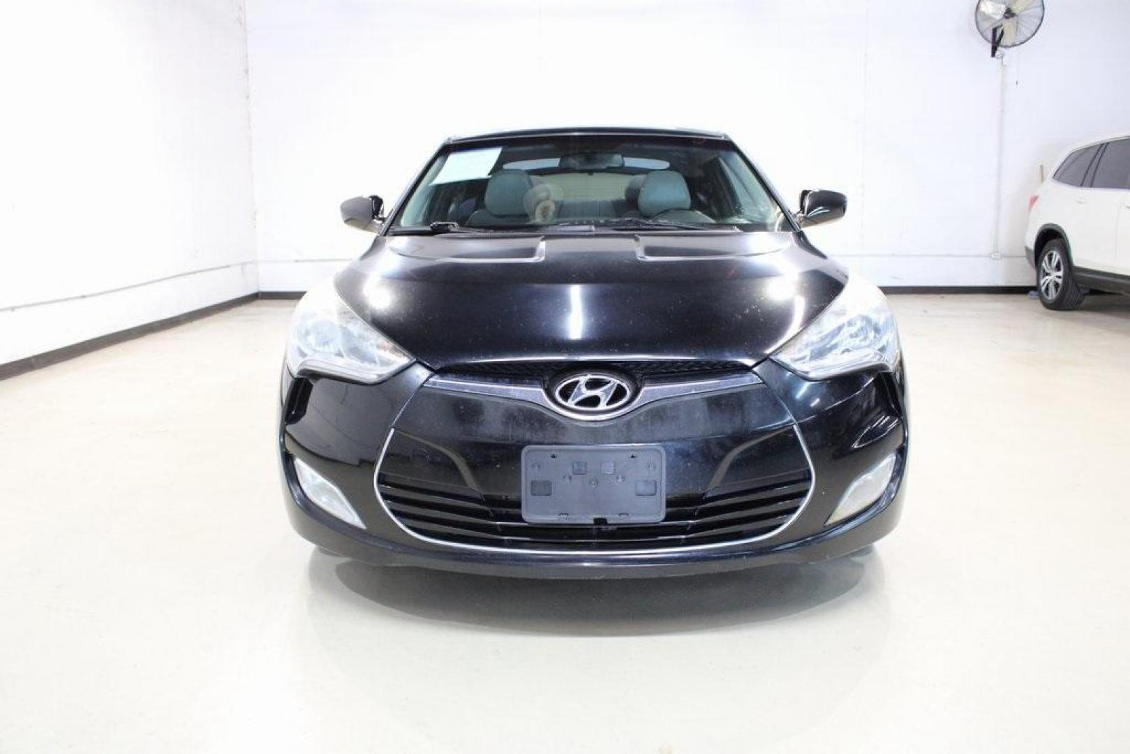 2012 Ultra Black /Gray Hyundai Veloster Base (KMHTC6ADXCU) with an 1.6L 4-Cylinder DGI DOHC engine, Automatic transmission, located at 15300 Midway Rd., Addison, TX, 75001, (972) 702-0011, 32.958321, -96.838074 - Photo#5