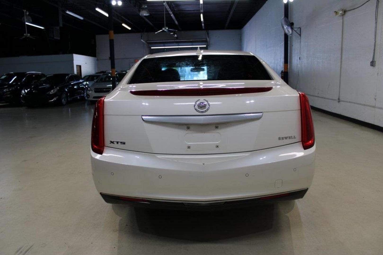 2013 White Diamond Tricoat /Shale/Cocoa Cadillac XTS Base (2G61N5S32D9) with an 3.6L V6 DGI DOHC VVT engine, Automatic transmission, located at 15300 Midway Rd., Addison, TX, 75001, (972) 702-0011, 32.958321, -96.838074 - Photo#7