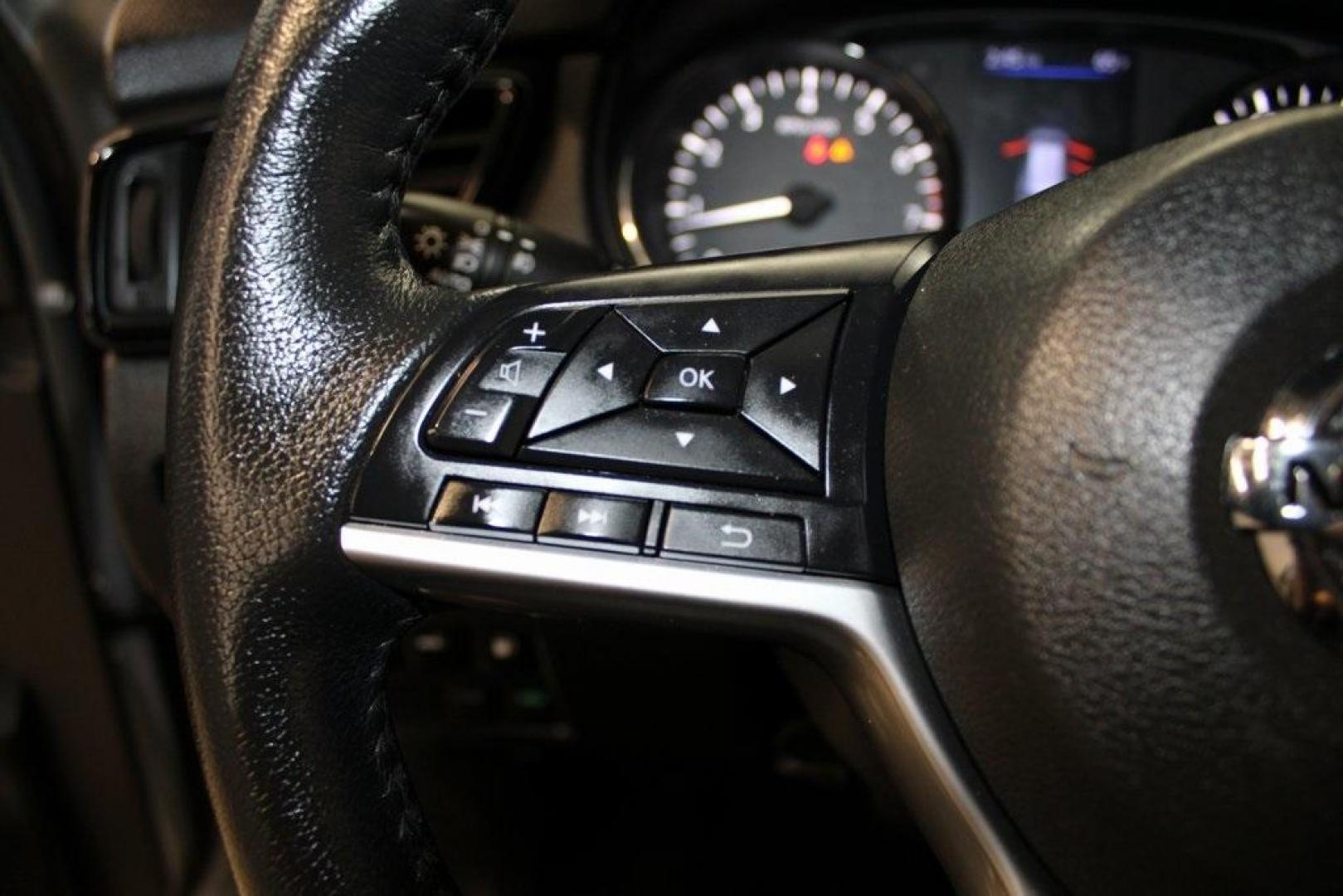 2020 Brilliant Silver Metallic /Charcoal Nissan Rogue SL (5N1AT2MTXLC) with an 2.5L I4 DOHC 16V engine, CVT transmission, located at 15300 Midway Rd., Addison, TX, 75001, (972) 702-0011, 32.958321, -96.838074 - HOME OF THE NO HAGGLE PRICE - WHOLESALE PRICES TO THE PUBLIC!! Rogue SL, 4D Sport Utility, 2.5L I4 DOHC 16V, CVT with Xtronic, FWD, Brilliant Silver Metallic, Charcoal Leather.<br><br>Brilliant Silver Metallic 2020 Nissan Rogue SL<br><br>Recent Arrival! 26/33 City/Highway MPG<br><br><br>At Midway Au - Photo#25