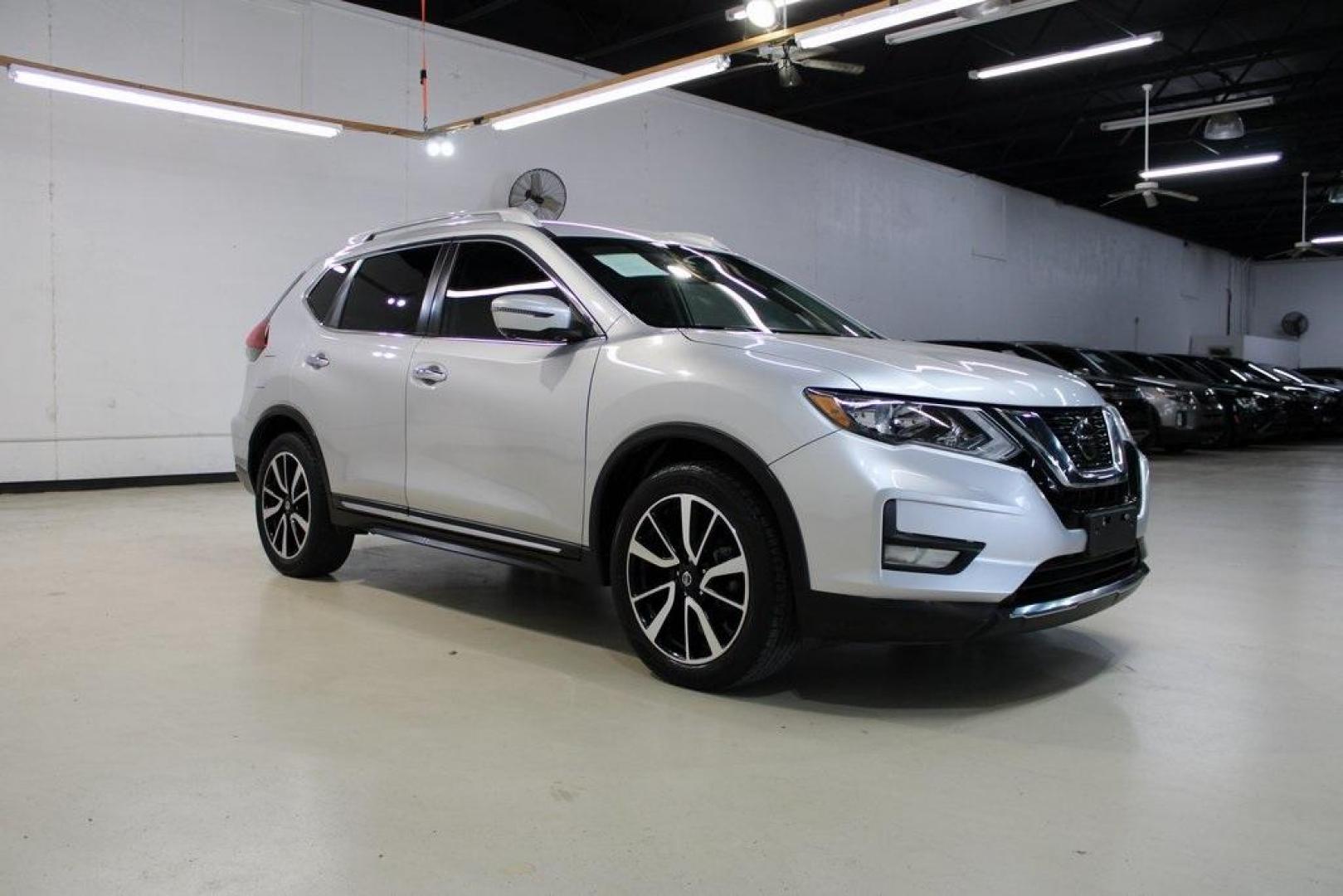 2020 Brilliant Silver Metallic /Charcoal Nissan Rogue SL (5N1AT2MTXLC) with an 2.5L I4 DOHC 16V engine, CVT transmission, located at 15300 Midway Rd., Addison, TX, 75001, (972) 702-0011, 32.958321, -96.838074 - HOME OF THE NO HAGGLE PRICE - WHOLESALE PRICES TO THE PUBLIC!! Rogue SL, 4D Sport Utility, 2.5L I4 DOHC 16V, CVT with Xtronic, FWD, Brilliant Silver Metallic, Charcoal Leather.<br><br>Brilliant Silver Metallic 2020 Nissan Rogue SL<br><br>Recent Arrival! 26/33 City/Highway MPG<br><br><br>At Midway Au - Photo#6