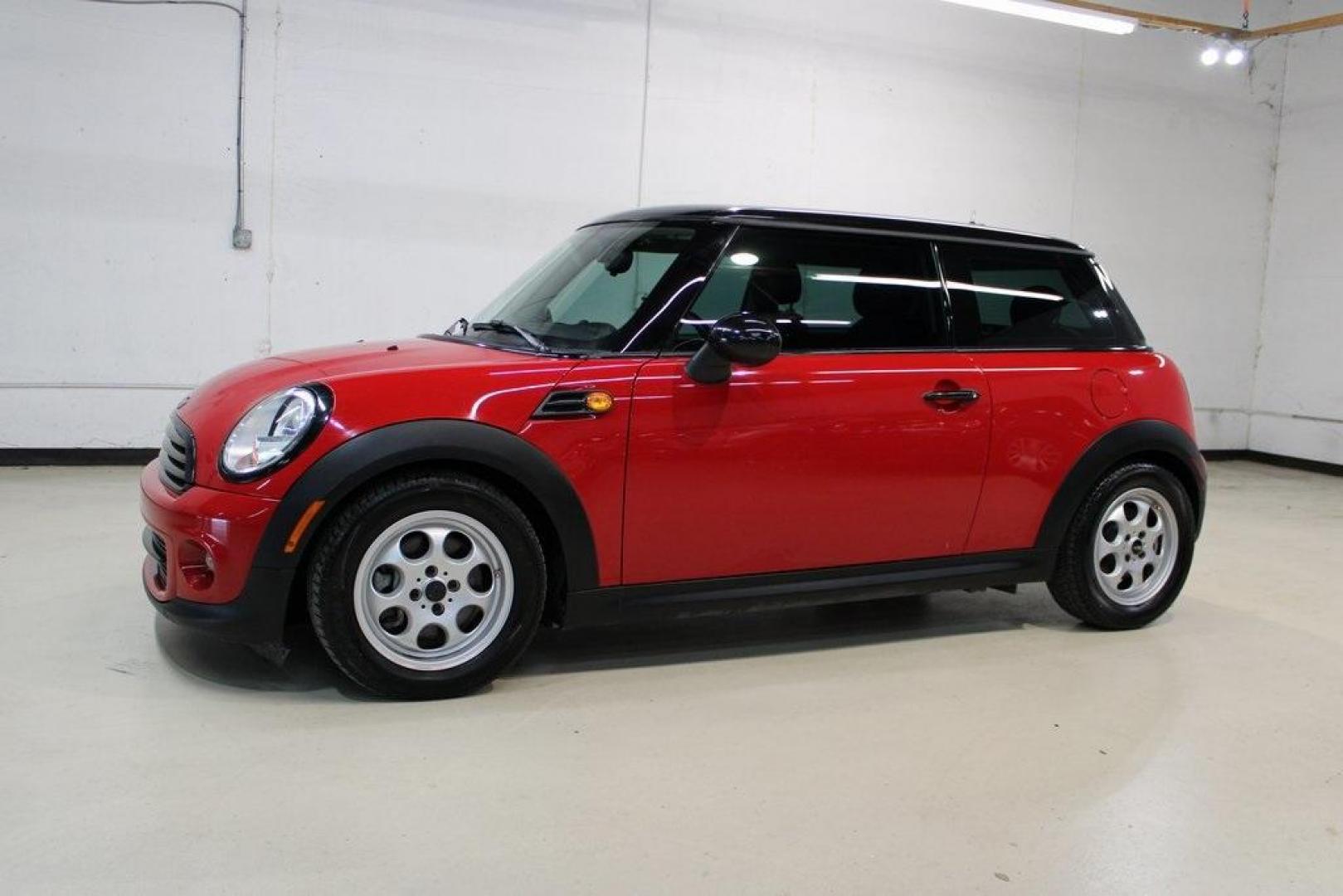 2013 Chili Red /Carbon Black MINI Cooper Base (WMWSU3C53DT) with an 1.6L I4 DOHC 16V engine, Automatic transmission, located at 15300 Midway Rd., Addison, TX, 75001, (972) 702-0011, 32.958321, -96.838074 - Photo#4