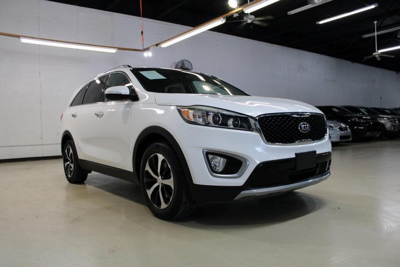 2017 Snow White Pearl /Stone Beige Kia Sorento EX (5XYPH4A53HG) with an 3.3L DOHC engine, Automatic transmission, located at 15300 Midway Rd., Addison, TX, 75001, (972) 702-0011, 32.958321, -96.838074 - Photo#1