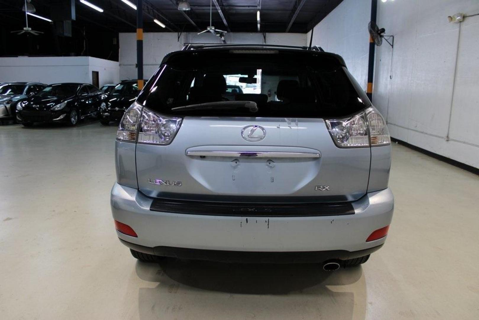 2007 Millennium Silver Metallic /Ivory Lexus RX 350 (JTJGK31U170) with an 3.5L V6 DOHC Dual VVT-i 24V engine, Automatic transmission, located at 15300 Midway Rd., Addison, TX, 75001, (972) 702-0011, 32.958321, -96.838074 - HOME OF THE NO HAGGLE PRICE - WHOLESALE PRICES TO THE PUBLIC!! RX 350, 4D Sport Utility, 3.5L V6 DOHC Dual VVT-i 24V, 5-Speed Automatic with Overdrive, FWD, Silver, Cloth. Odometer is 11308 miles below market average!<br><br>Silver 2007 Lexus RX 350<br><br><br>At Midway Auto Group, we strive to prov - Photo#7