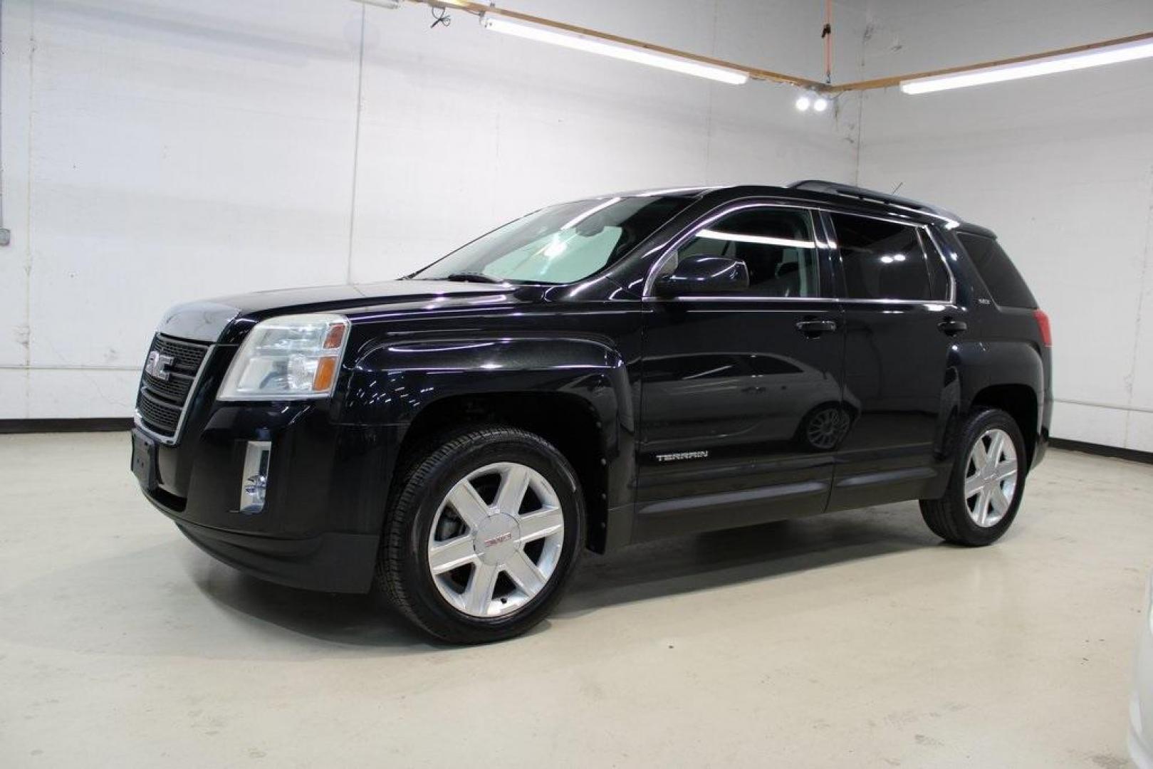 2010 Carbon Black Metallic /Jet Black GMC Terrain SLT-1 (2CTFLGEY2A6) with an 3.0L V6 SIDI VVT engine, Automatic transmission, located at 15300 Midway Rd., Addison, TX, 75001, (972) 702-0011, 32.958321, -96.838074 - Photo#4