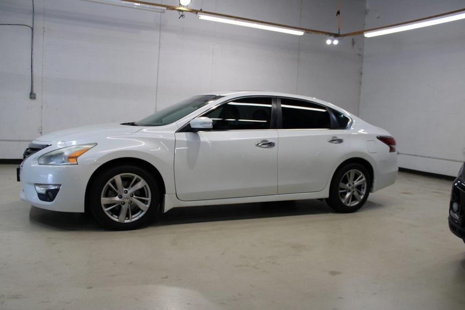 2014 Pearl White /Beige Nissan Altima 2.5 SL (1N4AL3AP1EN) with an 2.5L I4 DOHC 16V engine, CVT transmission, located at 15300 Midway Rd., Addison, TX, 75001, (972) 702-0011, 32.958321, -96.838074 - HOME OF THE NO HAGGLE PRICE - WHOLESALE PRICES TO THE PUBLIC!! Altima 2.5 SL, 4D Sedan, 2.5L I4 DOHC 16V, CVT with Xtronic, FWD, Pearl White, Beige Cloth, ABS brakes, Alloy wheels, Compass, Electronic Stability Control, Front dual zone A/C, Heated door mirrors, Heated Front Bucket Seats, Heated fron - Photo#4