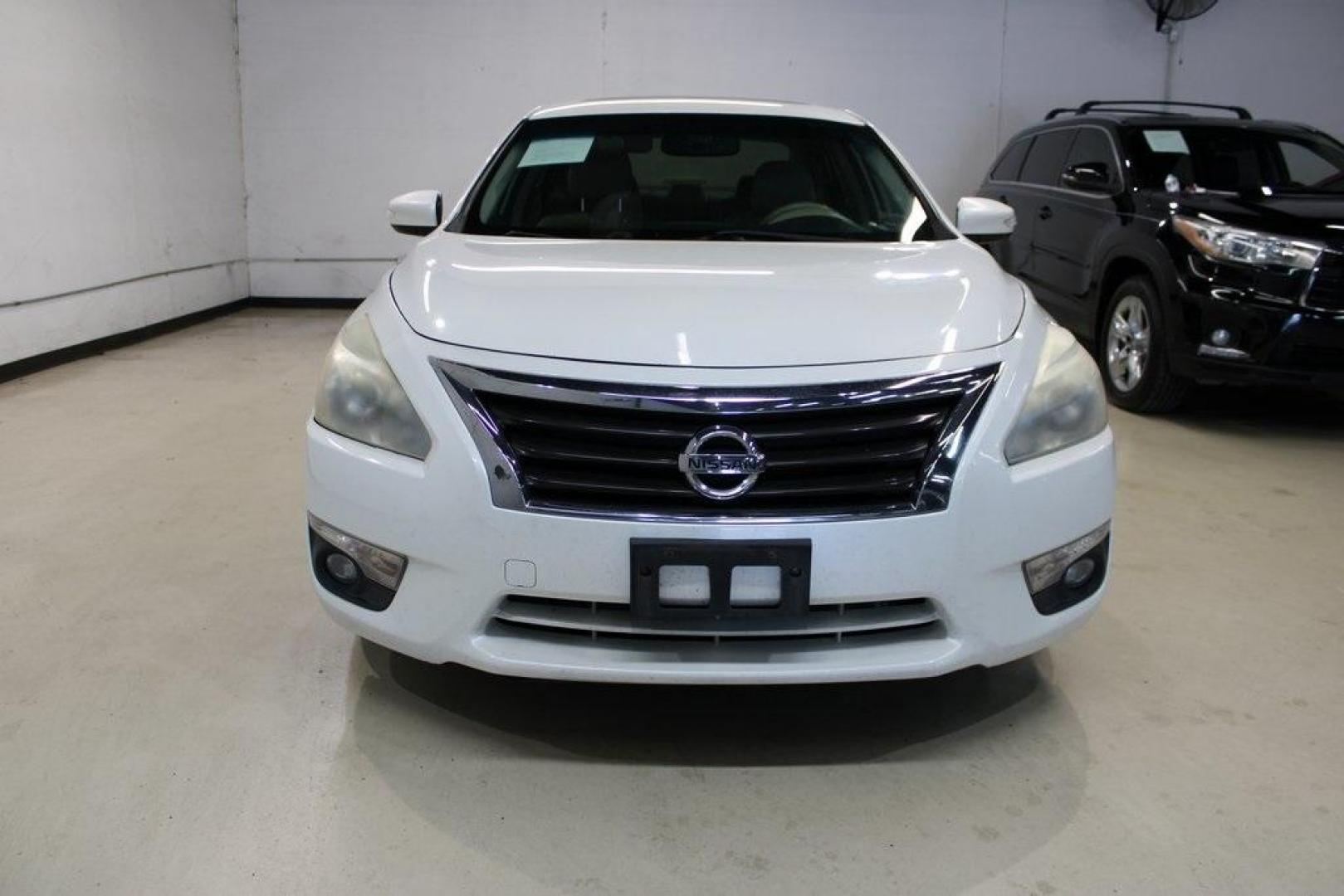 2014 Pearl White /Beige Nissan Altima 2.5 SL (1N4AL3AP1EN) with an 2.5L I4 DOHC 16V engine, CVT transmission, located at 15300 Midway Rd., Addison, TX, 75001, (972) 702-0011, 32.958321, -96.838074 - HOME OF THE NO HAGGLE PRICE - WHOLESALE PRICES TO THE PUBLIC!! Altima 2.5 SL, 4D Sedan, 2.5L I4 DOHC 16V, CVT with Xtronic, FWD, Pearl White, Beige Cloth, ABS brakes, Alloy wheels, Compass, Electronic Stability Control, Front dual zone A/C, Heated door mirrors, Heated Front Bucket Seats, Heated fron - Photo#5