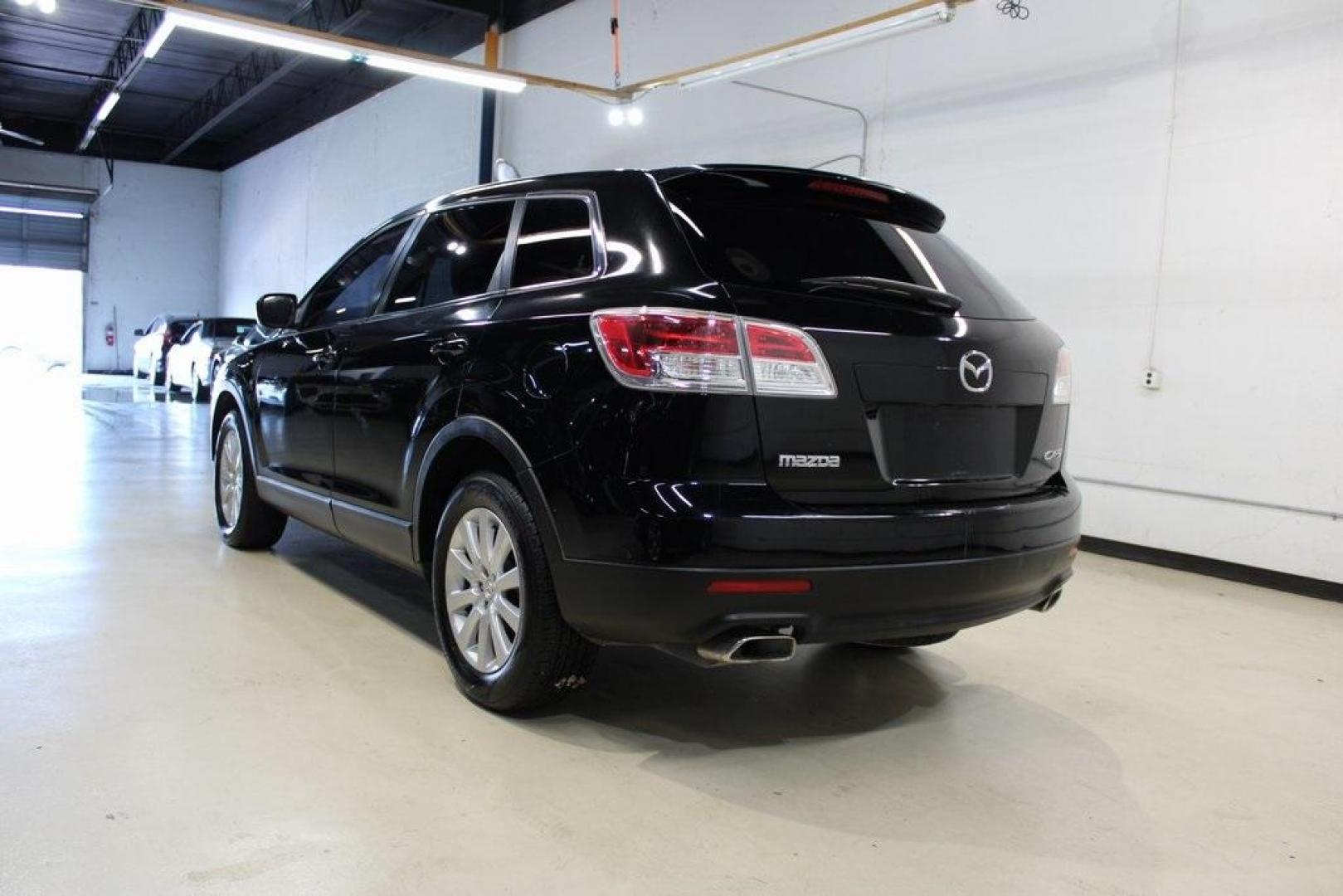 2008 Brilliant Black Clearcoat /Black Mazda CX-9 Touring (JM3TB28A280) with an 3.7L V6 DOHC 24V engine, Automatic transmission, located at 15300 Midway Rd., Addison, TX, 75001, (972) 702-0011, 32.958321, -96.838074 - Photo#3