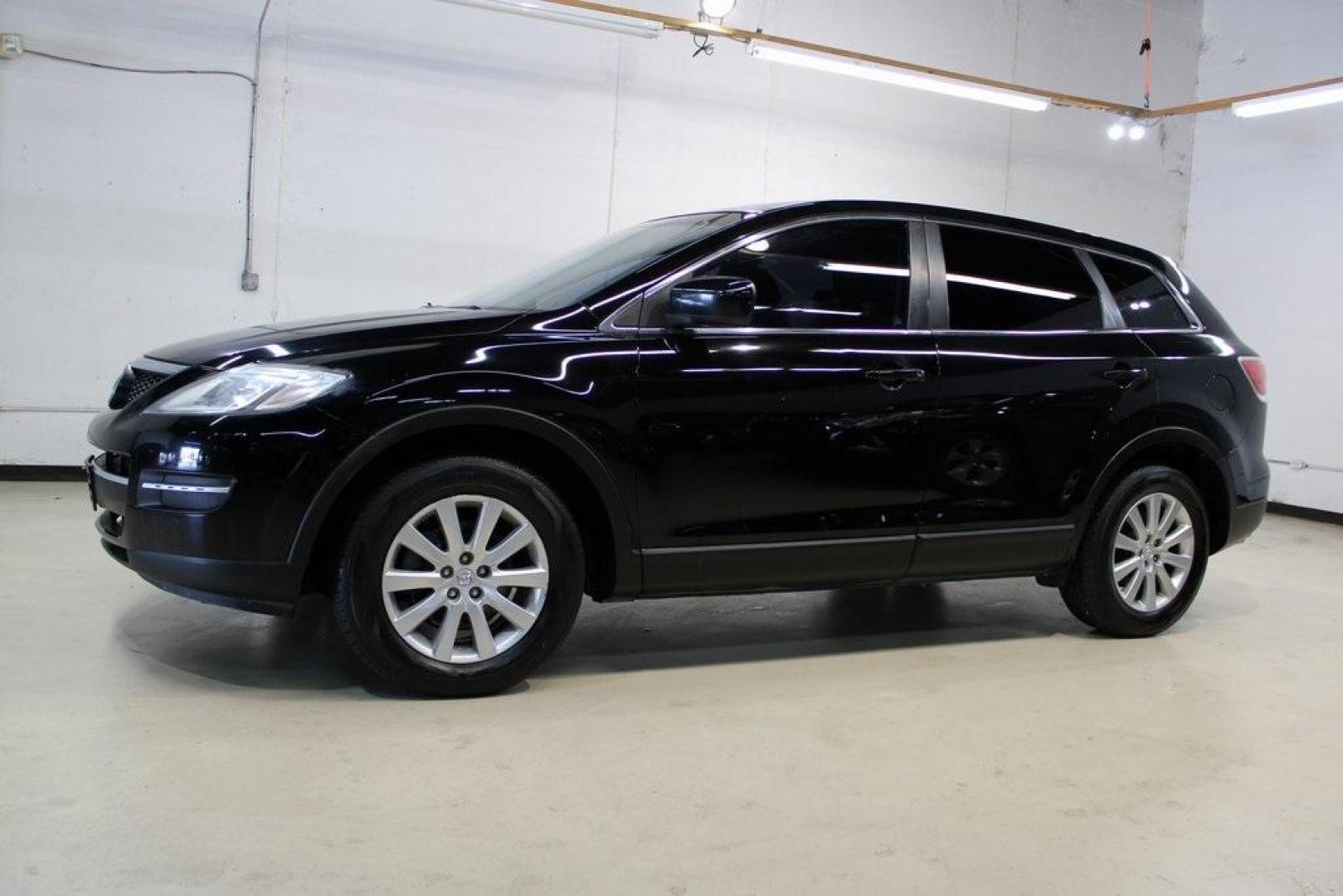 2008 Brilliant Black Clearcoat /Black Mazda CX-9 Touring (JM3TB28A280) with an 3.7L V6 DOHC 24V engine, Automatic transmission, located at 15300 Midway Rd., Addison, TX, 75001, (972) 702-0011, 32.958321, -96.838074 - Photo#4