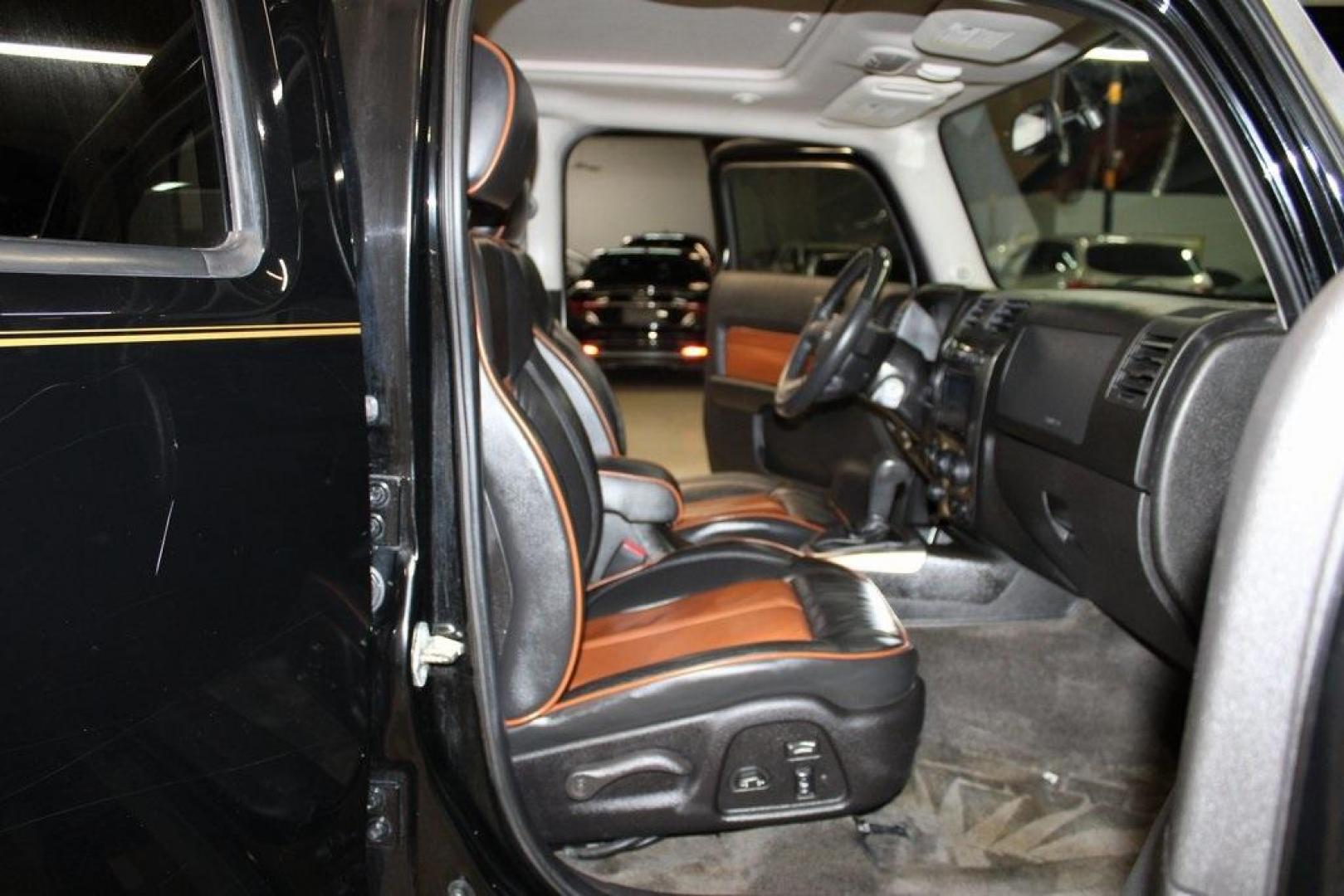 2010 Black /Ebony/Morocco-Toned Hummer H3 Luxury (5GTMNJEE2A8) with an 3.7L 5-Cylinder MPI DOHC engine, Automatic transmission, located at 15300 Midway Rd., Addison, TX, 75001, (972) 702-0011, 32.958321, -96.838074 - HOME OF THE NO HAGGLE PRICE - WHOLESALE PRICES TO THE PUBLIC!! H3 Luxury, 4D Sport Utility, 3.7L 5-Cylinder MPI DOHC, 4-Speed Automatic with Overdrive, 4WD, Black, Ebony/Morocco-Toned Leather.<br><br>Black 2010 Hummer H3 Luxury<br><br>Recent Arrival!<br><br><br>At Midway Auto Group, we strive to pro - Photo#15