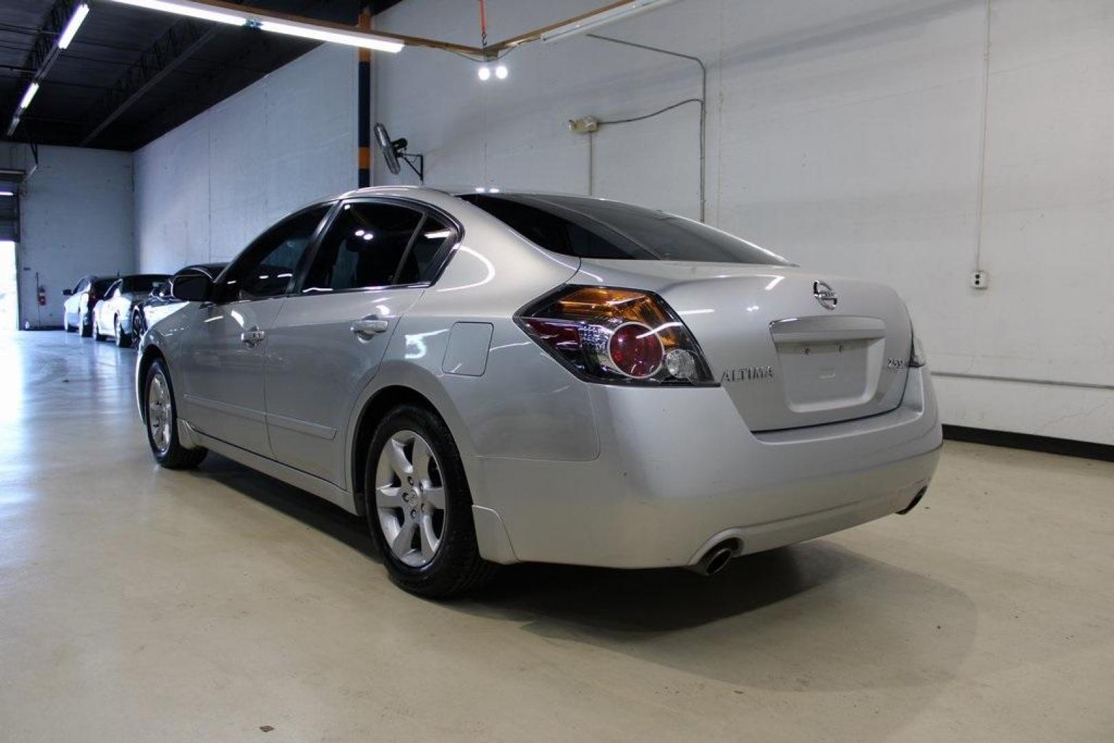 2008 Silver Lightning Metallic /Charcoal Nissan Altima 2.5 SL (1N4AL21E68N) with an 2.5L I4 SMPI DOHC engine, CVT transmission, located at 15300 Midway Rd., Addison, TX, 75001, (972) 702-0011, 32.958321, -96.838074 - HOME OF THE NO HAGGLE PRICE - WHOLESALE PRICES TO THE PUBLIC!! Altima 2.5 SL, 4D Sedan, 2.5L I4 SMPI DOHC, CVT, FWD, Silver Lightning Metallic, Charcoal w/Leather Appointed Seats.<br><br>Silver Lightning Metallic 2008 Nissan Altima 2.5 SL<br><br>23/31 City/Highway MPG<br><br><br>At Midway Auto Group - Photo#3