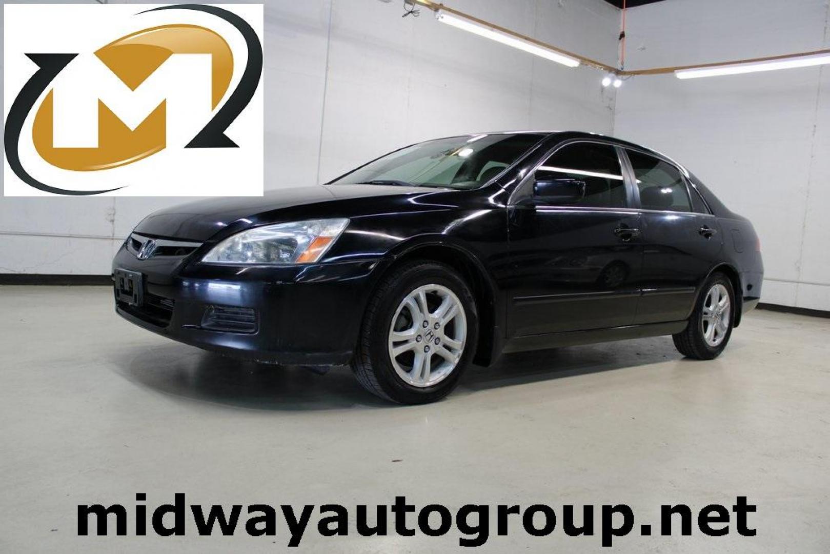 2007 Nighthawk Black Pearl /Ivory Honda Accord SE (JHMCM56387C) with an 2.4L I4 DOHC i-VTEC 16V engine, Automatic transmission, located at 15300 Midway Rd., Addison, TX, 75001, (972) 702-0011, 32.958321, -96.838074 - HOME OF THE NO HAGGLE PRICE - WHOLESALE PRICES TO THE PUBLIC!! Accord SE 2.4, 4D Sedan, 2.4L I4 DOHC i-VTEC 16V, 5-Speed Automatic with Overdrive, FWD, Black, Ivory Cloth.<br><br>Black 2007 Honda Accord SE<br><br>Recent Arrival! 24/34 City/Highway MPG<br><br>Awards:<br> * 2007 KBB.com Best Resale V - Photo#0