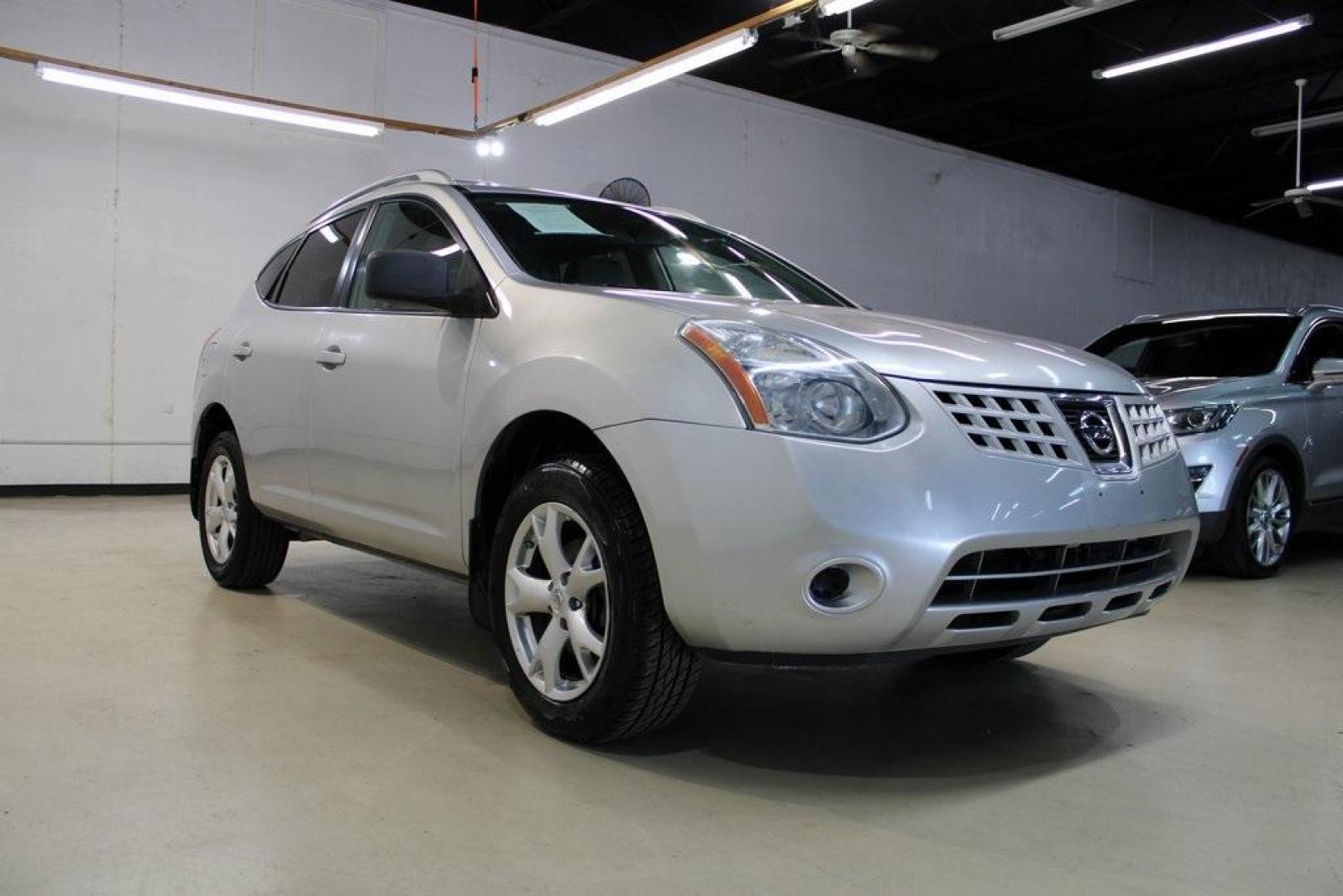 2009 Brilliant Silver Metallic /Gray Nissan Rogue SL (JN8AS58T49W) with an 2.5L 4-Cylinder DOHC 16V engine, CVT transmission, located at 15300 Midway Rd., Addison, TX, 75001, (972) 702-0011, 32.958321, -96.838074 - Photo#1