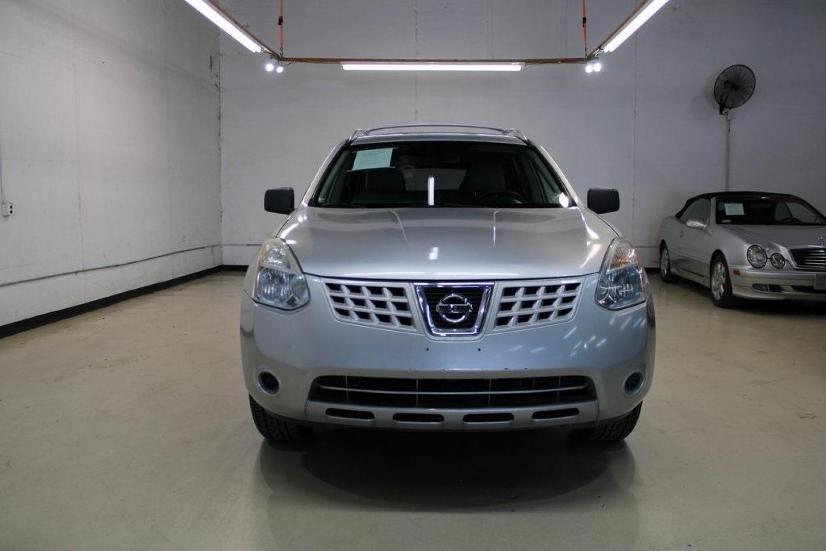 2009 Brilliant Silver Metallic /Gray Nissan Rogue SL (JN8AS58T49W) with an 2.5L 4-Cylinder DOHC 16V engine, CVT transmission, located at 15300 Midway Rd., Addison, TX, 75001, (972) 702-0011, 32.958321, -96.838074 - Photo#5