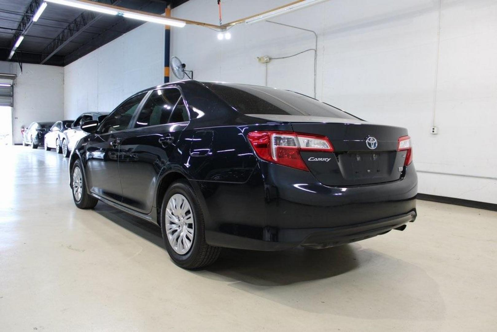 2014 Gray /Light Gray Toyota Camry Hybrid LE (4T1BD1FK2EU) with an 2.5L I4 Hybrid DOHC engine, CVT transmission, located at 15300 Midway Rd., Addison, TX, 75001, (972) 702-0011, 32.958321, -96.838074 - Photo#3