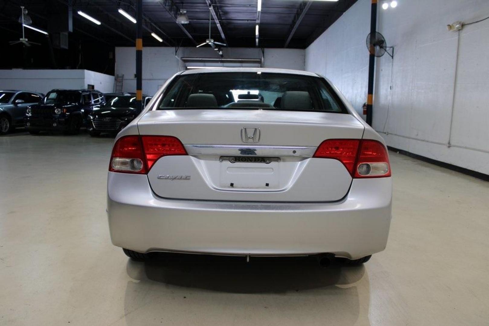 2009 Alabaster Silver Metallic Honda Civic LX (2HGFA16539H) with an 1.8L I4 SOHC 16V i-VTEC engine, Automatic transmission, located at 15300 Midway Rd., Addison, TX, 75001, (972) 702-0011, 32.958321, -96.838074 - Photo#7