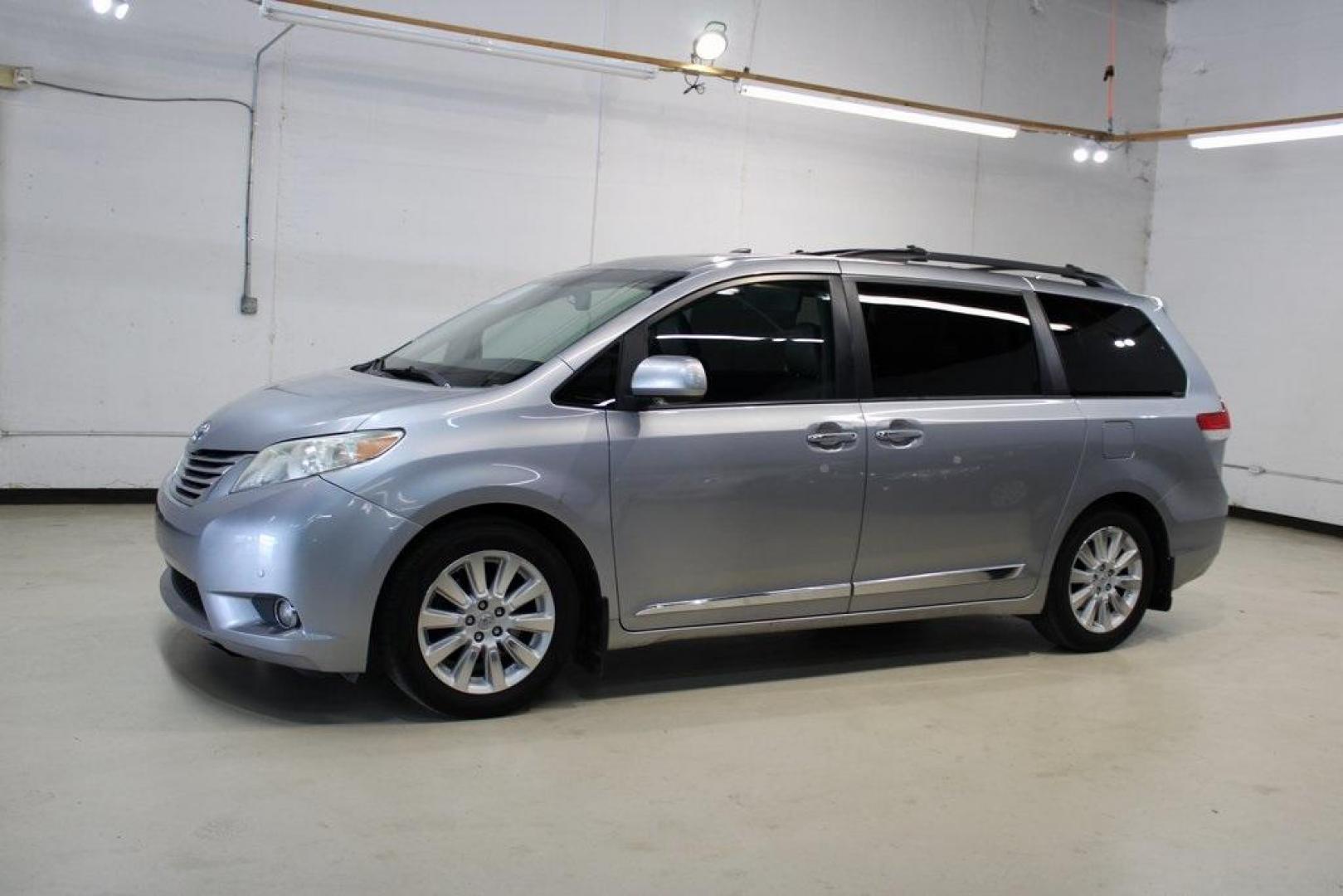 2012 Silver Sky Metallic Toyota Sienna Limited (5TDYK3DC7CS) with an 3.5L V6 SMPI DOHC engine, Automatic transmission, located at 15300 Midway Rd., Addison, TX, 75001, (972) 702-0011, 32.958321, -96.838074 - Photo#3