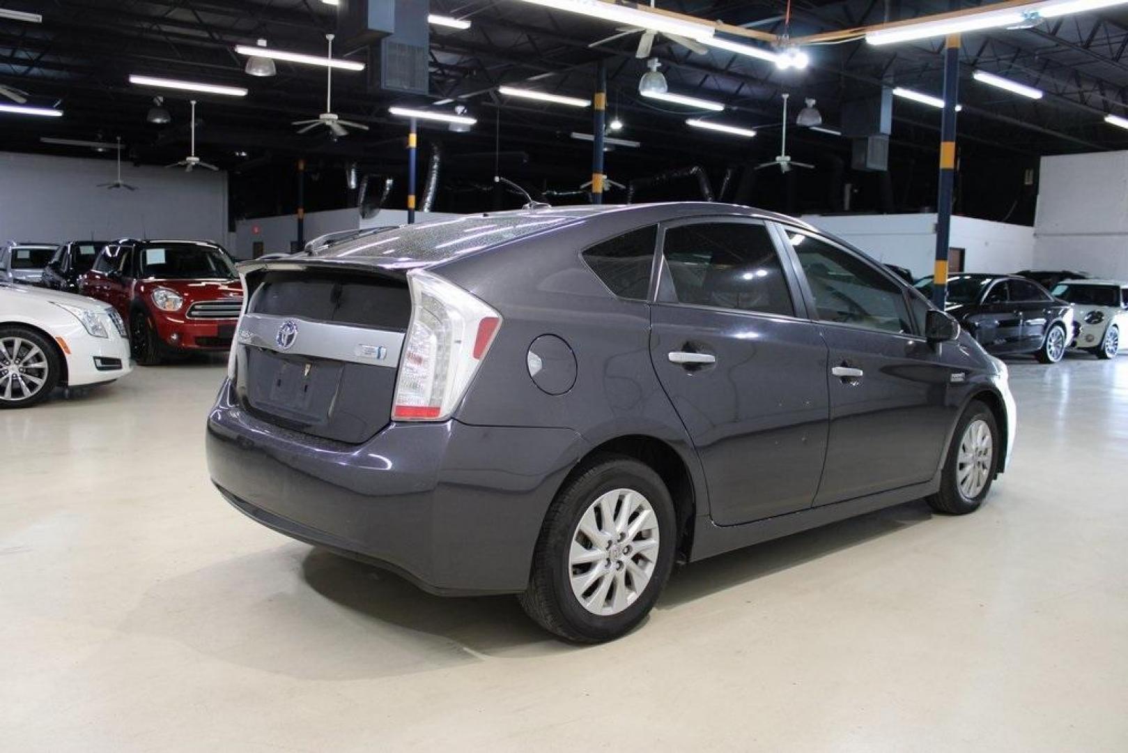 2014 Winter Gray Metallic Toyota Prius Plug-in (JTDKN3DP7E3) with an 1.8L 4-Cylinder DOHC 16V VVT-i engine, CVT transmission, located at 15300 Midway Rd., Addison, TX, 75001, (972) 702-0011, 32.958321, -96.838074 - Photo#2