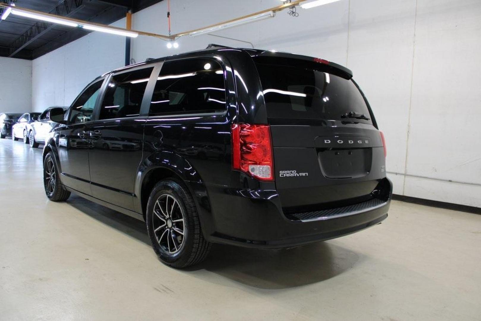 2019 Brilliant Black Crystal Pearlcoat /Black Dodge Grand Caravan GT (2C4RDGEG3KR) with an V6 engine, Automatic transmission, located at 15300 Midway Rd., Addison, TX, 75001, (972) 702-0011, 32.958321, -96.838074 - Photo#3