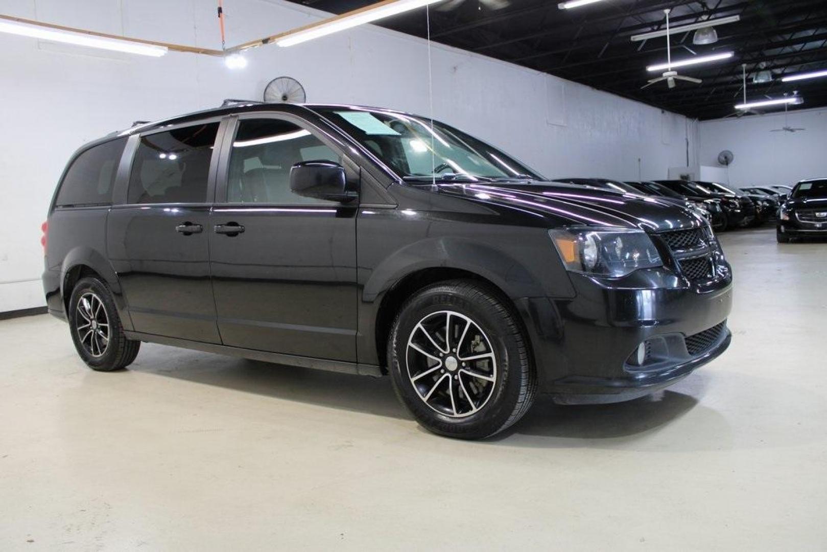 2019 Brilliant Black Crystal Pearlcoat /Black Dodge Grand Caravan GT (2C4RDGEG3KR) with an V6 engine, Automatic transmission, located at 15300 Midway Rd., Addison, TX, 75001, (972) 702-0011, 32.958321, -96.838074 - Photo#6