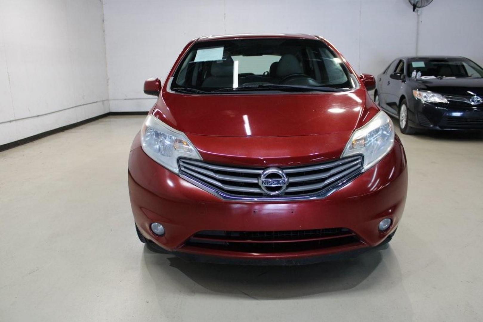 2014 Red Brick Metallic /Wheat Nissan Versa Note SV (3N1CE2CP7EL) with an 1.6L 4-Cylinder DOHC 16V engine, CVT transmission, located at 15300 Midway Rd., Addison, TX, 75001, (972) 702-0011, 32.958321, -96.838074 - Photo#4